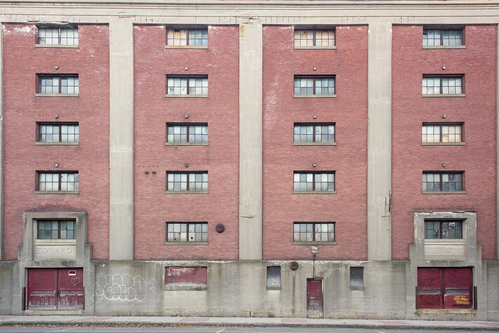 _DSC0105 24x16.072 JPRG LN06 Enhanced SR.01.jpg