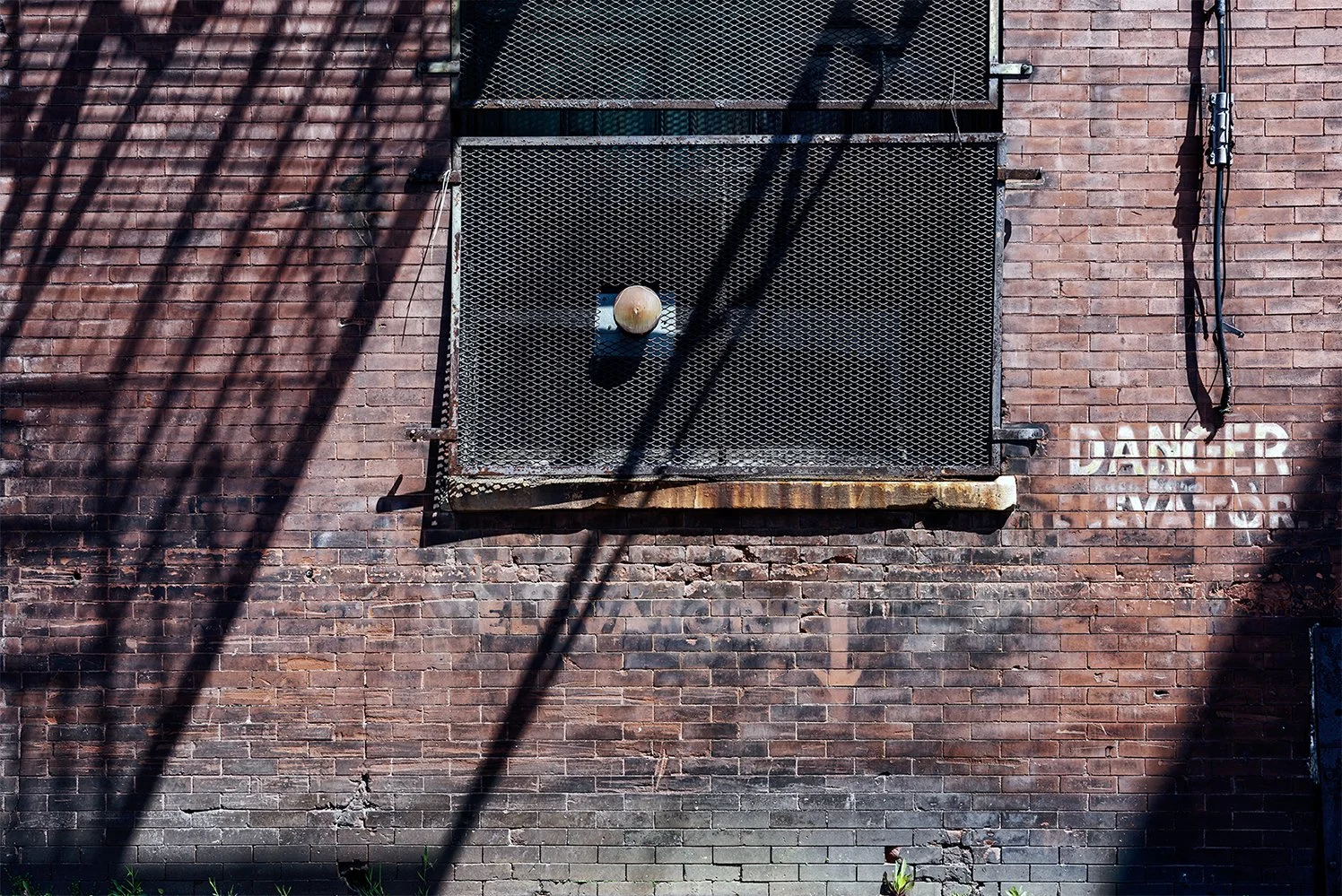 Act I No.24, Danger Elevator