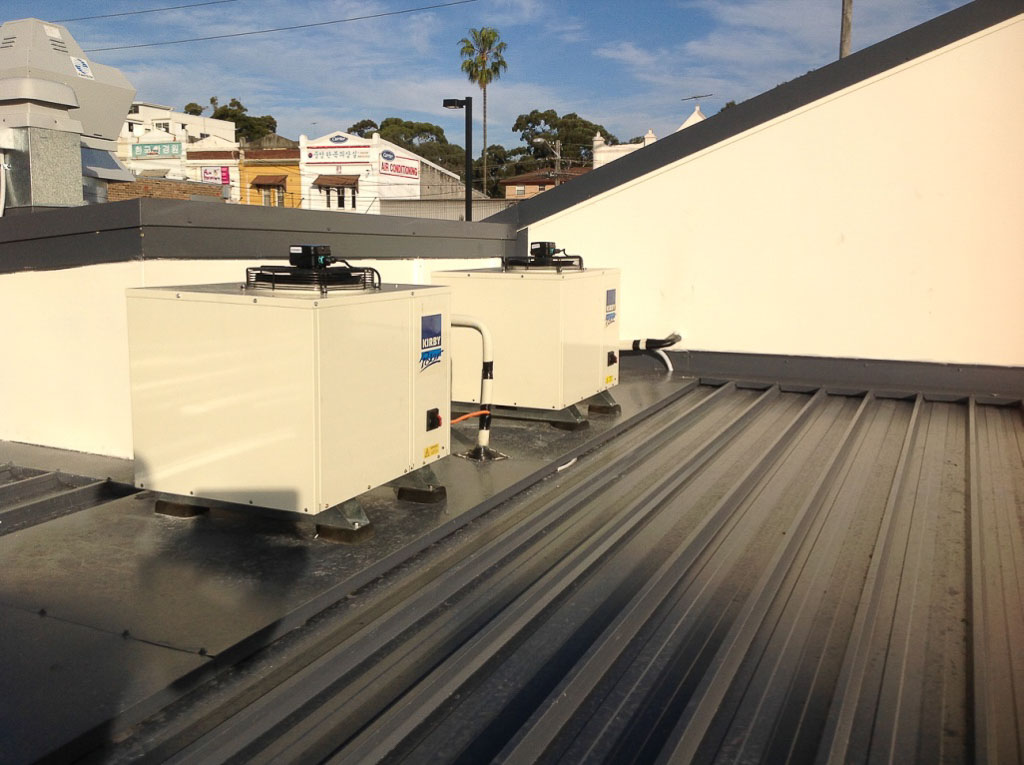 new polar packs on rooftop for kitchen coolroom & kitchen under bench fridges installation, Eastwood Hotel