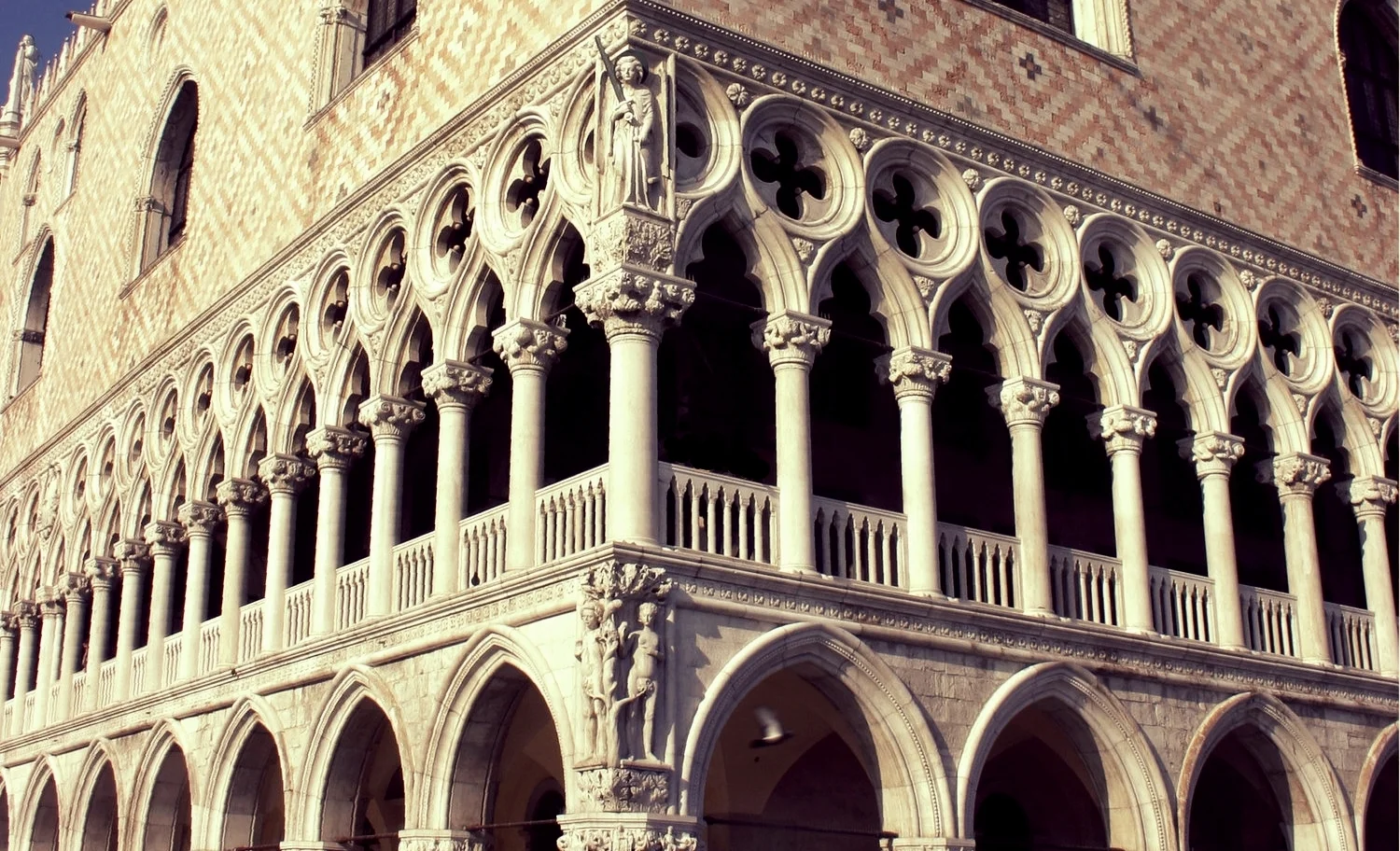 Venice_-_Doge's_Palace.jpg