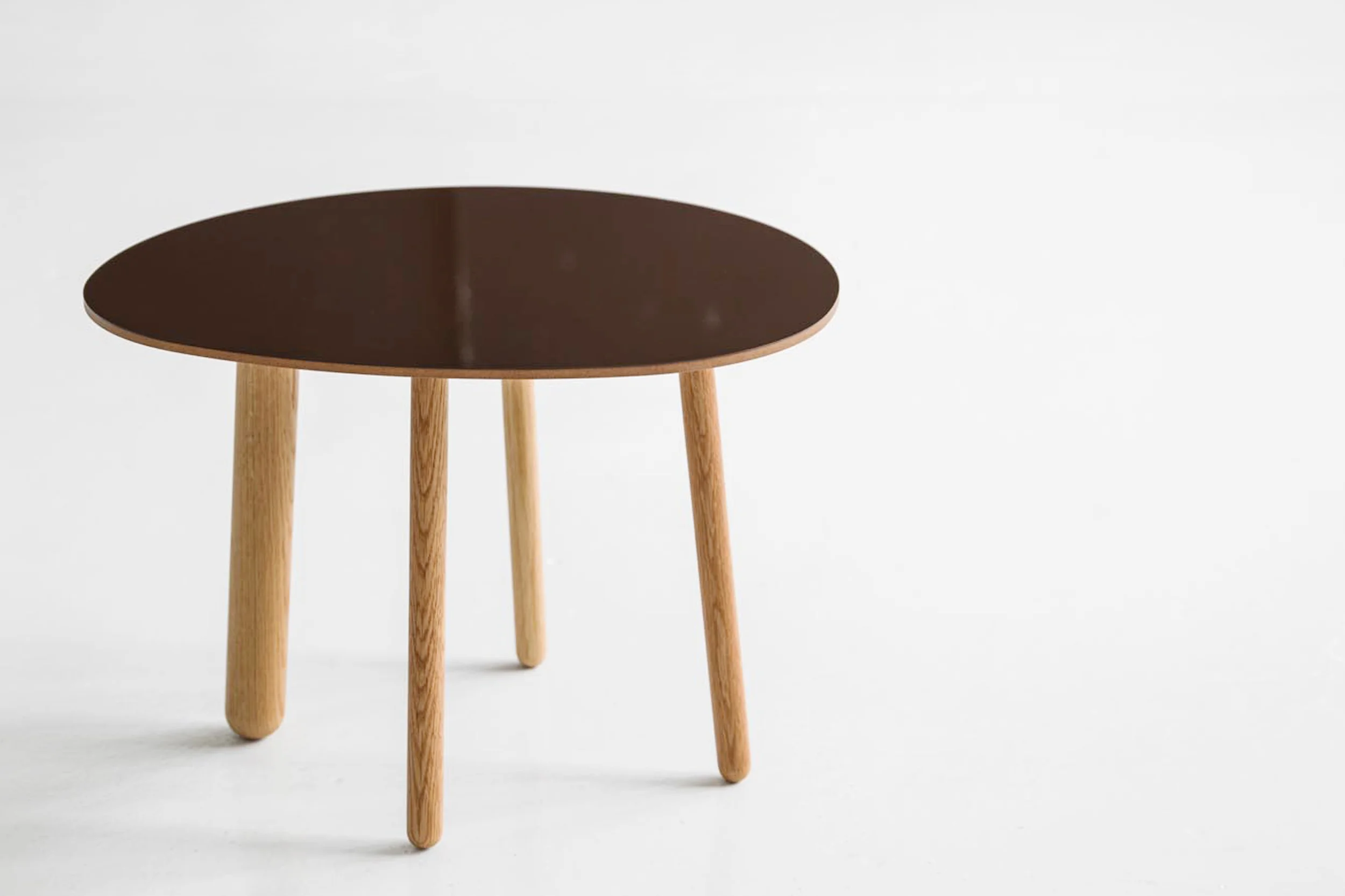 Morris coffee table model 5 in glossy chocolate brown