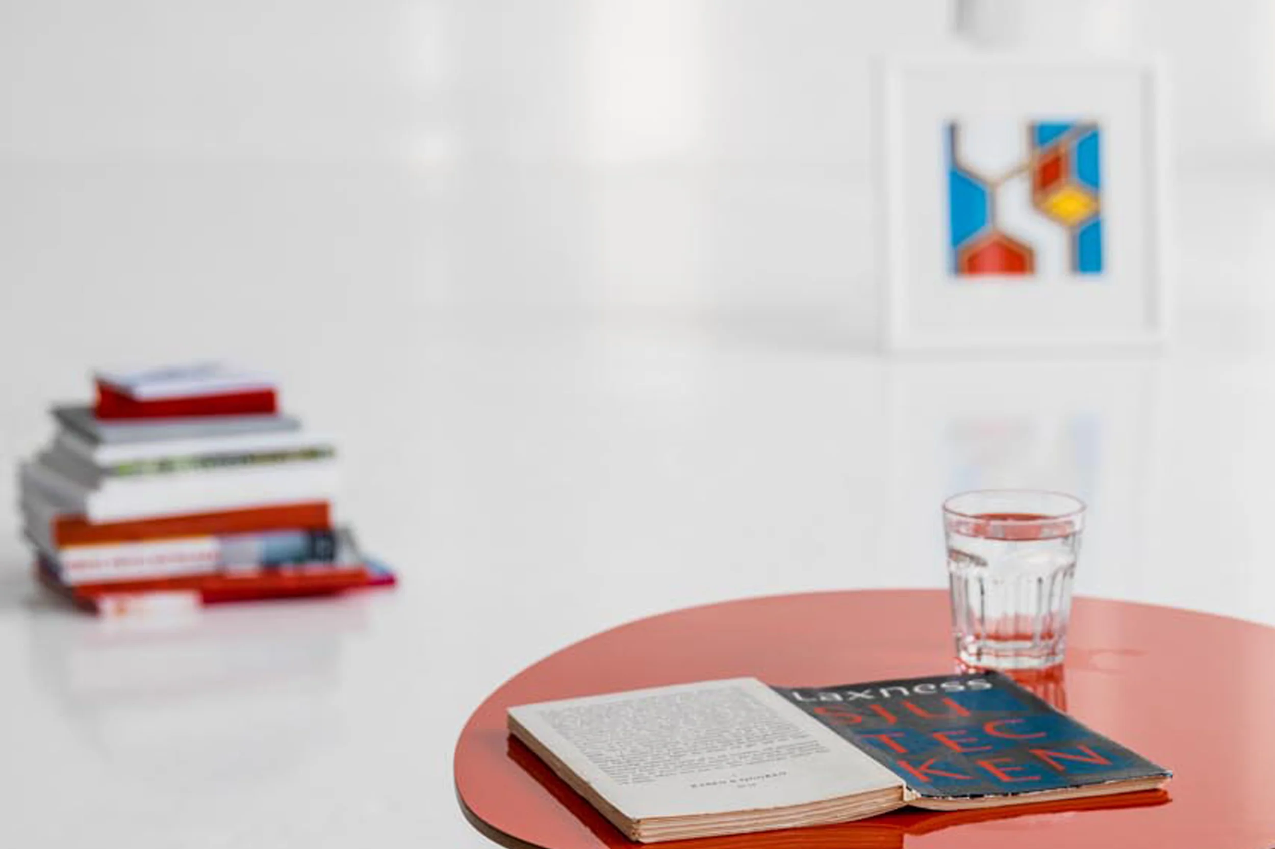 Morris coffee table model 2 in glossy red