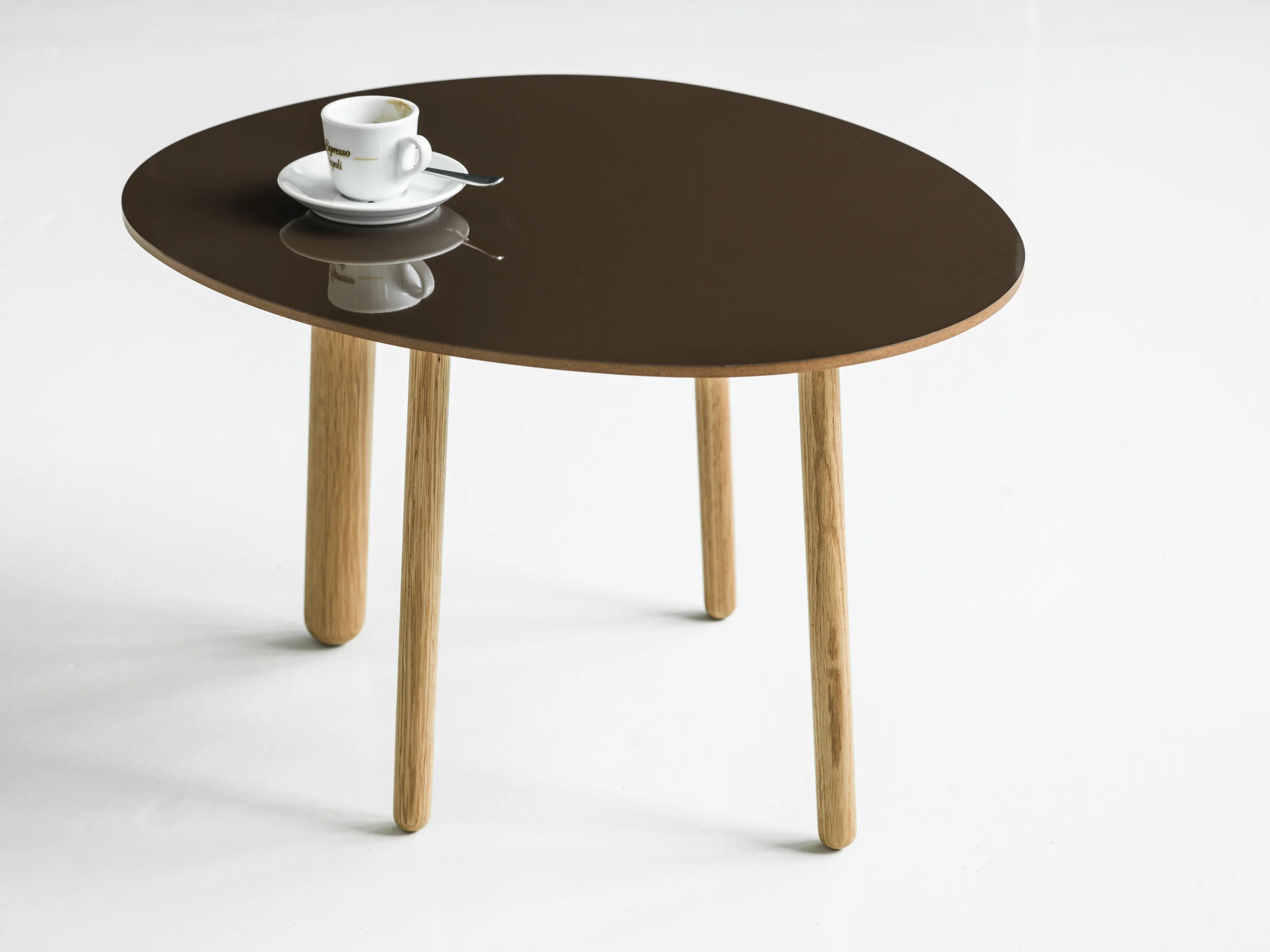 Model 6 glossy Chocolate