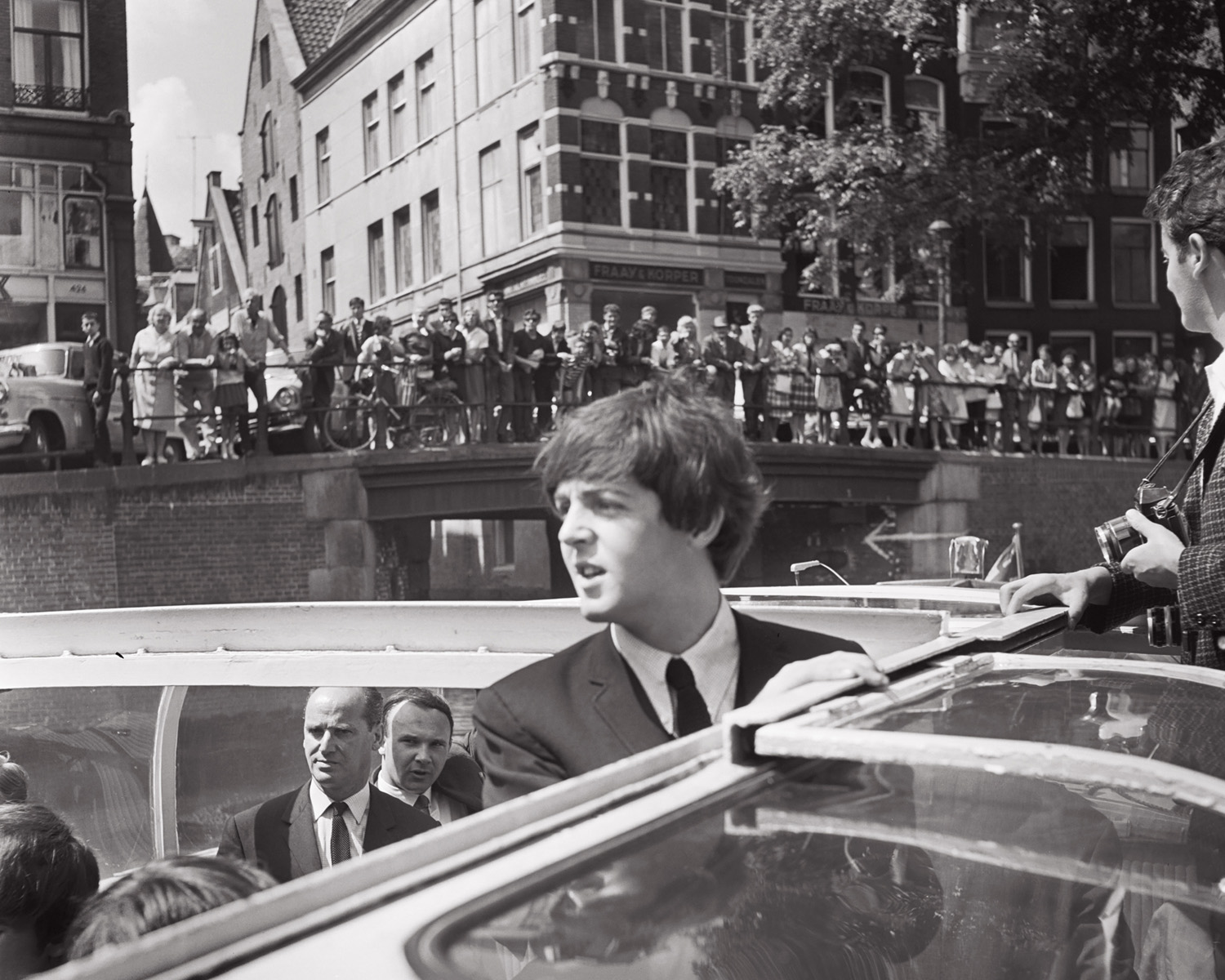 M16_SA_Beatles-1964.jpg