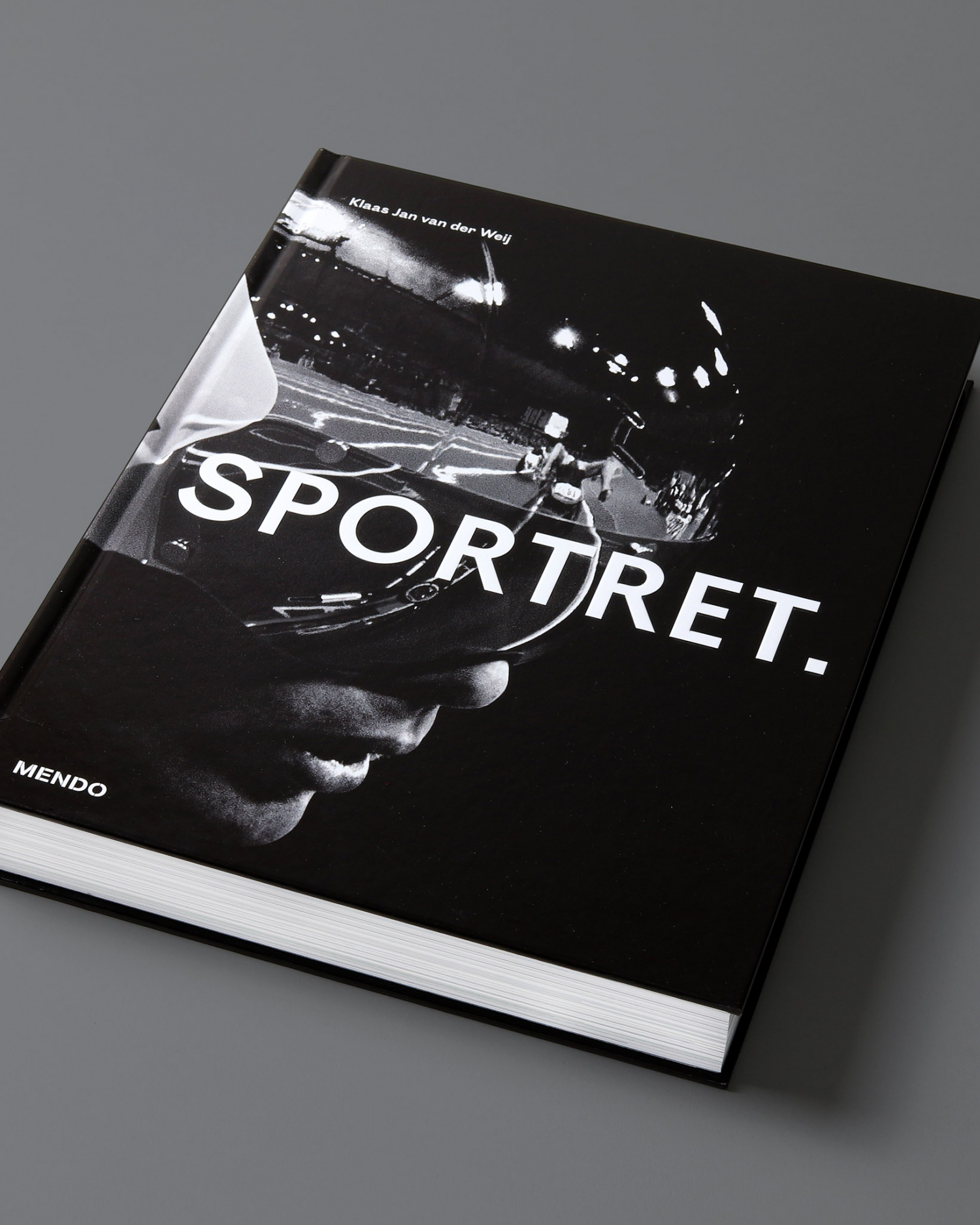 mendo-books-Sportret-studio-01-1-van-18-1500x1875-c-default.jpg