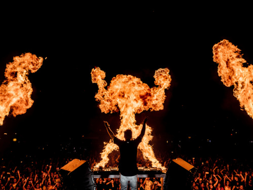 mendo-press-martin-garrix-life-is-crazy_01@louisvanbaar-500x375-c-default.jpg