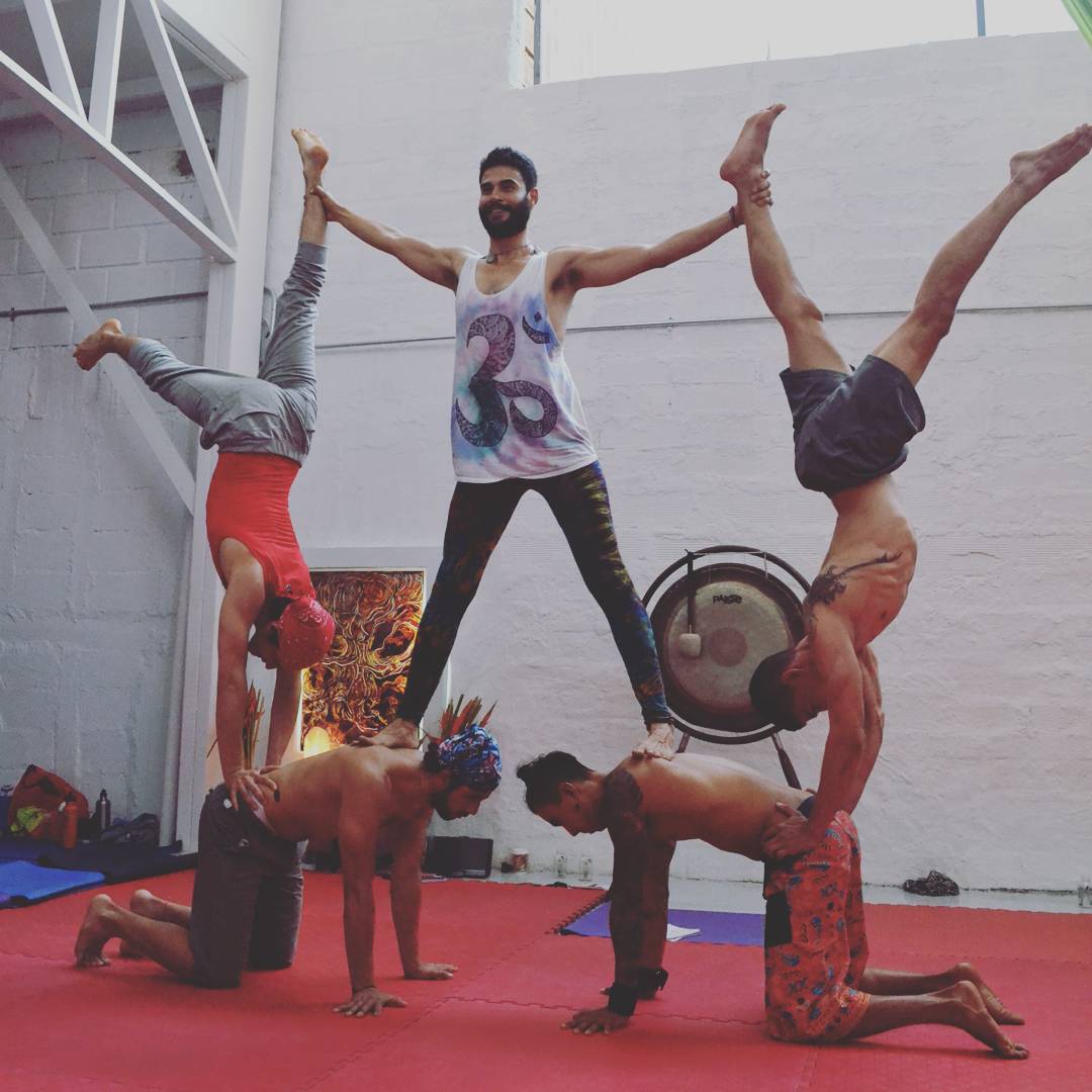 AcroYoga immersion in Medellin (Colombia)