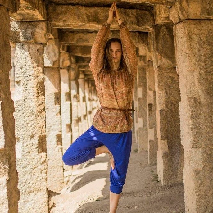yoga-teacher-training-jasmine-sara.jpg