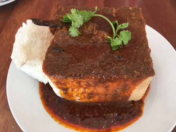 Bunny Chow! I would have eaten anything with that moniker - just to try it. Fortunately it turns out to be delicious, fiery hot curries served in a hollow white bread box.