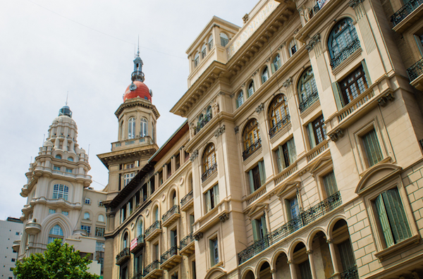 I would love to go back in time and stroll the streets and gardens of 1900 Buenos Aires.