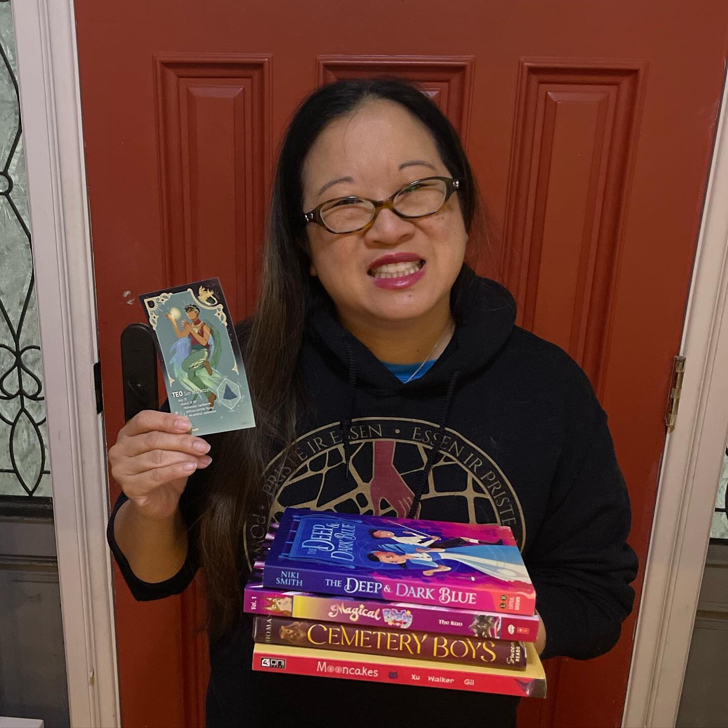 I forgot to post the last of my I-Support-Trans-Rights- Not-Hogwarts-Pride-Days pictures! From a few days ago, here are some books featuring trans or non-binary characters. 

📖 The Deep and Dark Blue by Niki Smith
📖 Magical Boy by The Kao
📖 Cemete
