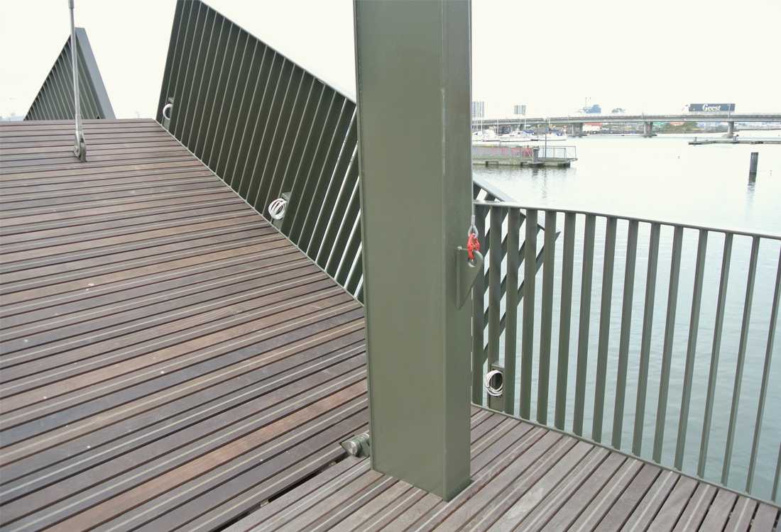 The moving parts of the bridge down touch but float in front of each other creating a tectonic interplay and layering. The narrow Cumaru decking relates to the naturally weathering dockside materials.