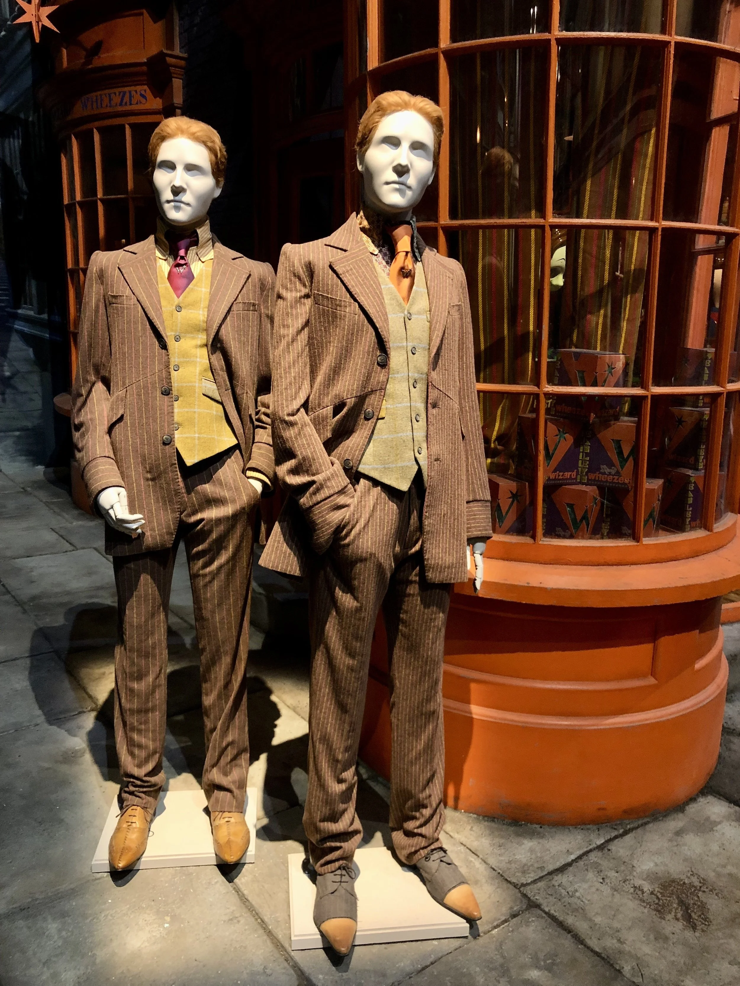 fred george weasley twin mannequins warner bros studio tour tokyo