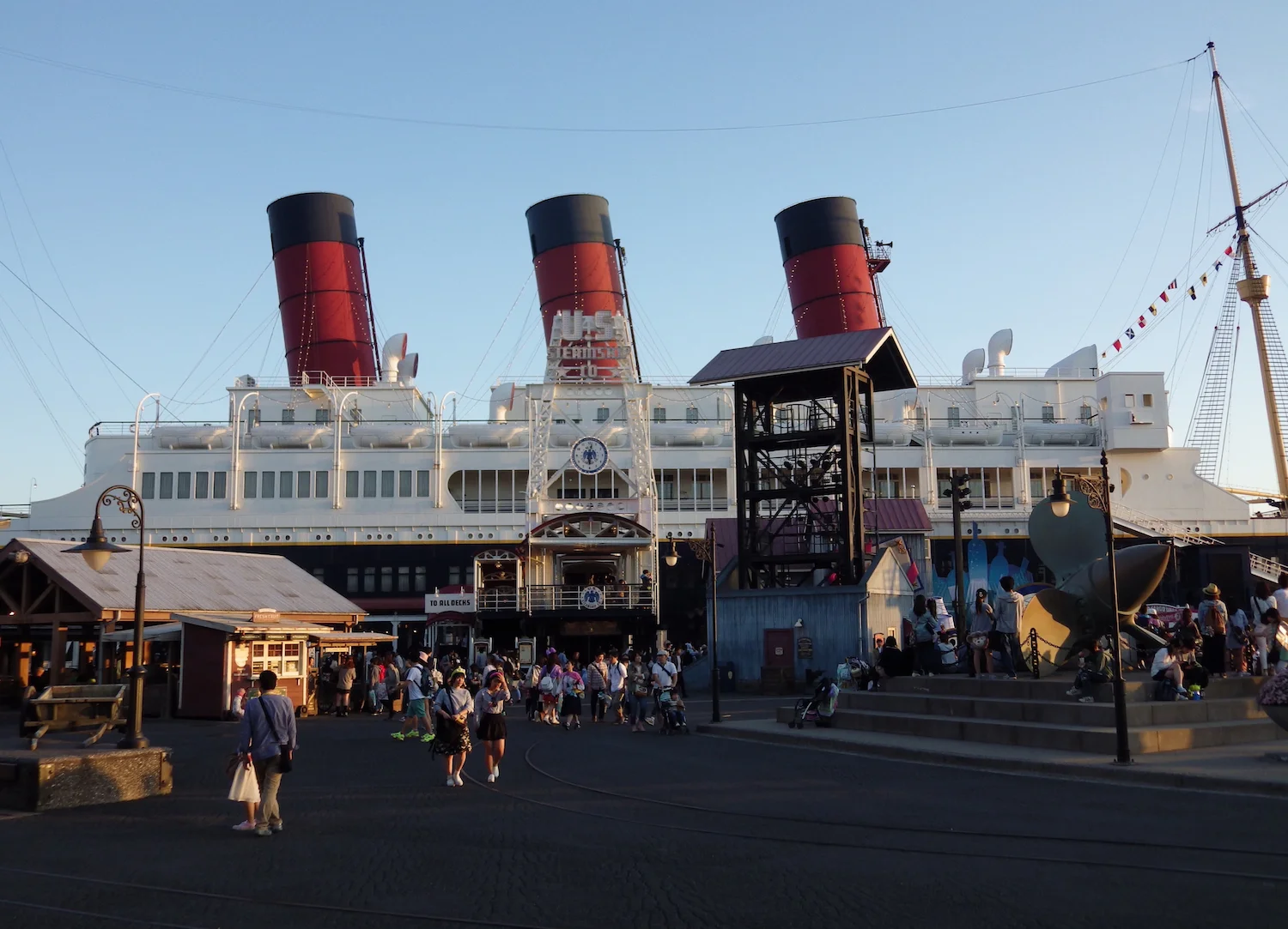 American_Waterfront_078_13x18.jpg