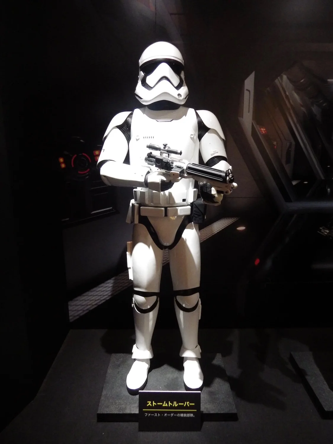 Shiodome_Star_Wars_013_3x4.jpg
