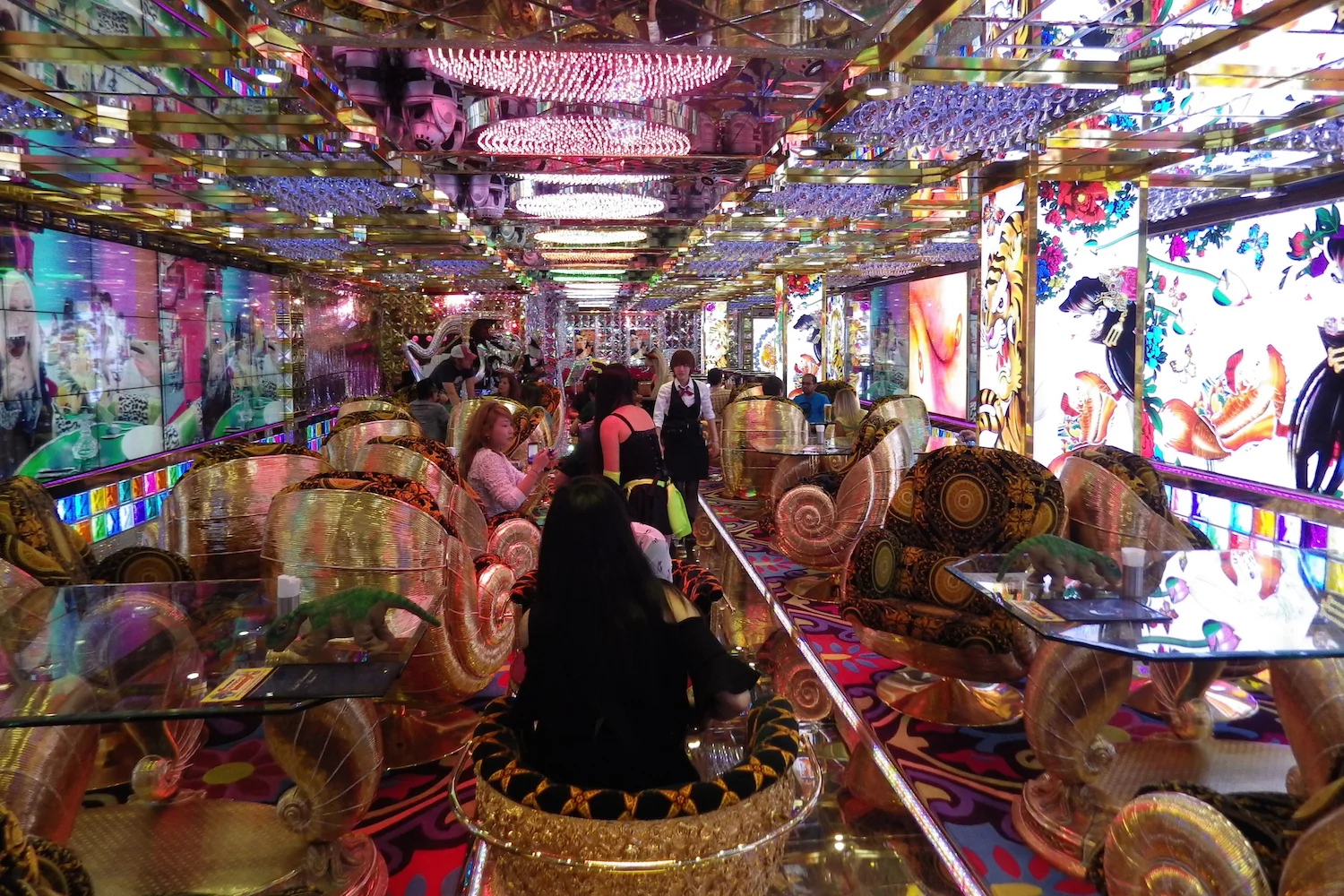 Kabukicho_009_10x15.jpg