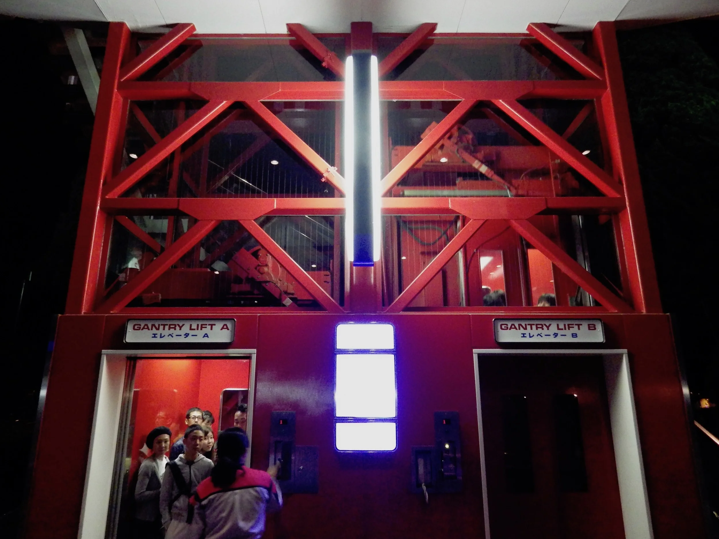 Old_TDL_Tomorrowland_027_3x4.jpg
