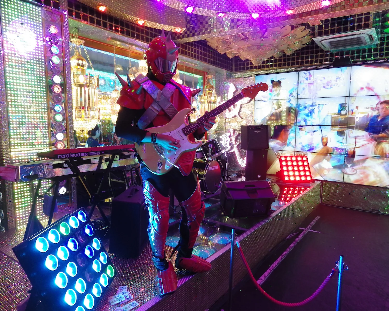 Kabukicho_008_20x25.jpg