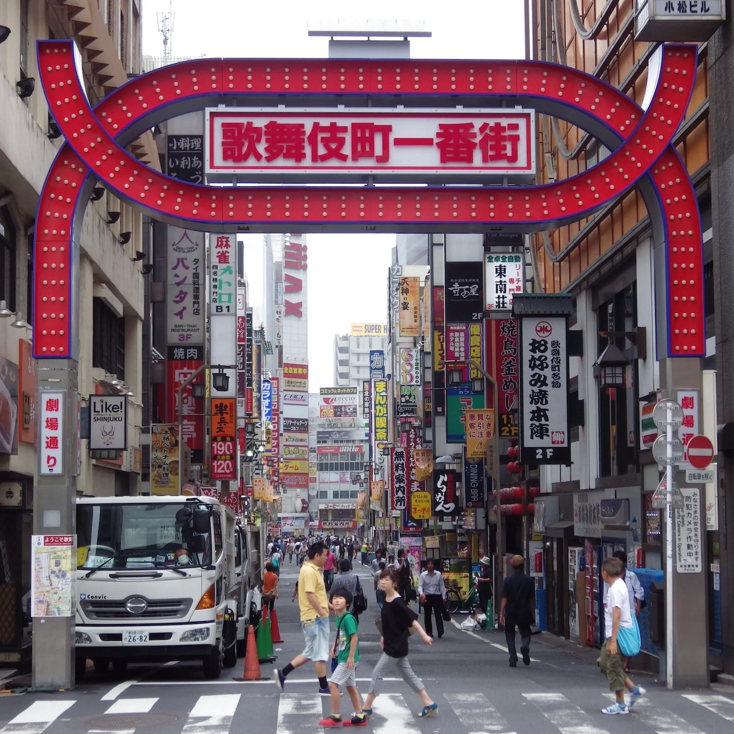 Kabukicho_064_Square.jpg