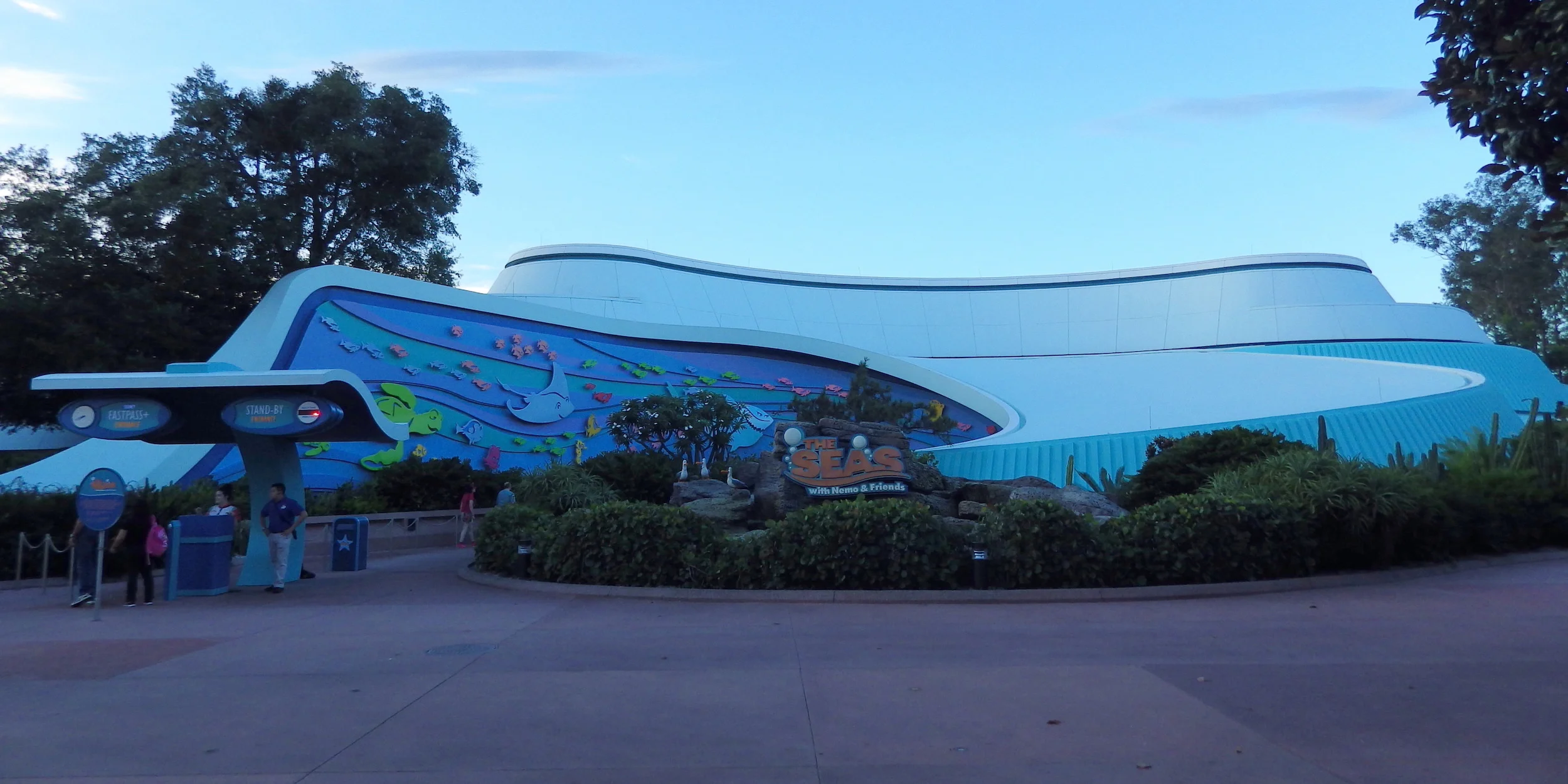 The-Seas-with-Nemo-and-Friends-001-1x2.jpg
