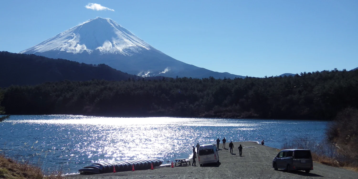 Lake-Saiko.jpg
