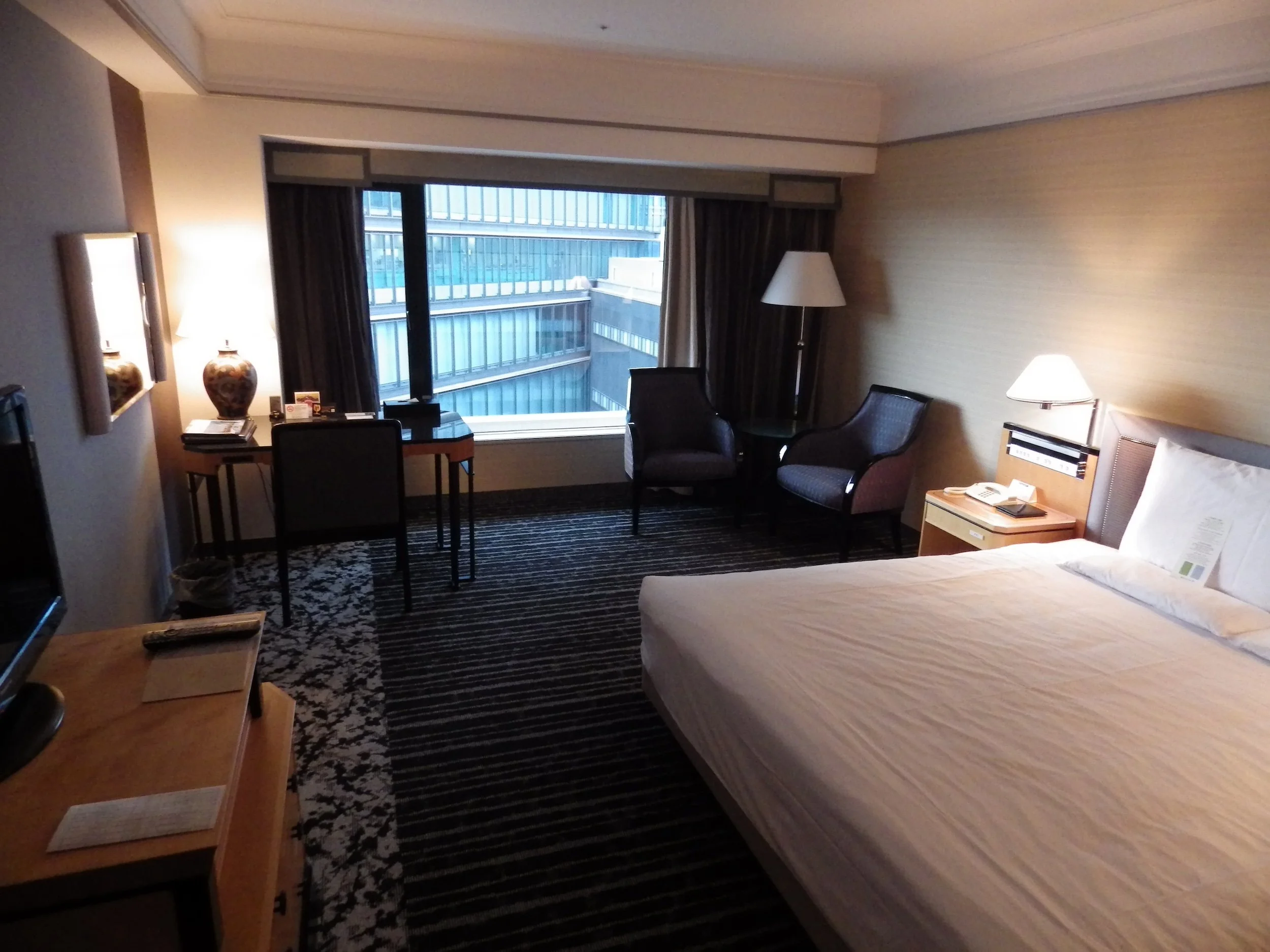 Osaka-Castle-022-Hotel-New-Otani-Room.JPG