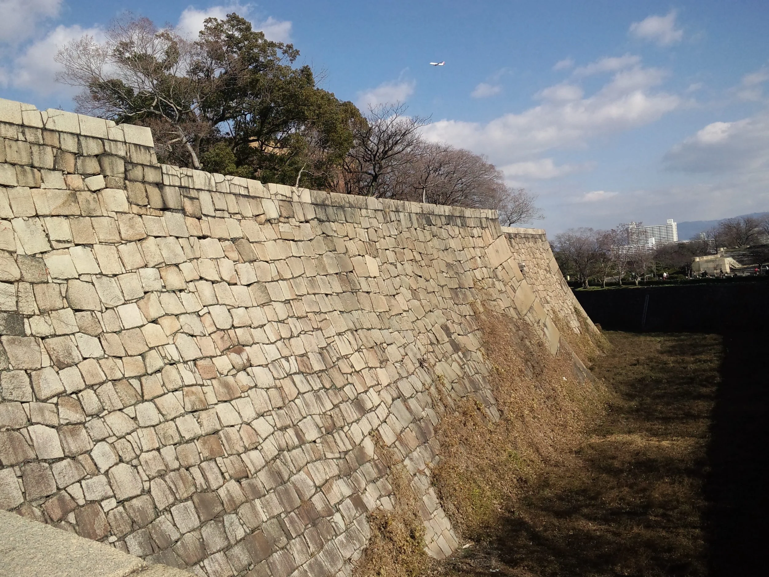 Osaka-Castle-030-Dry-Moat.JPG