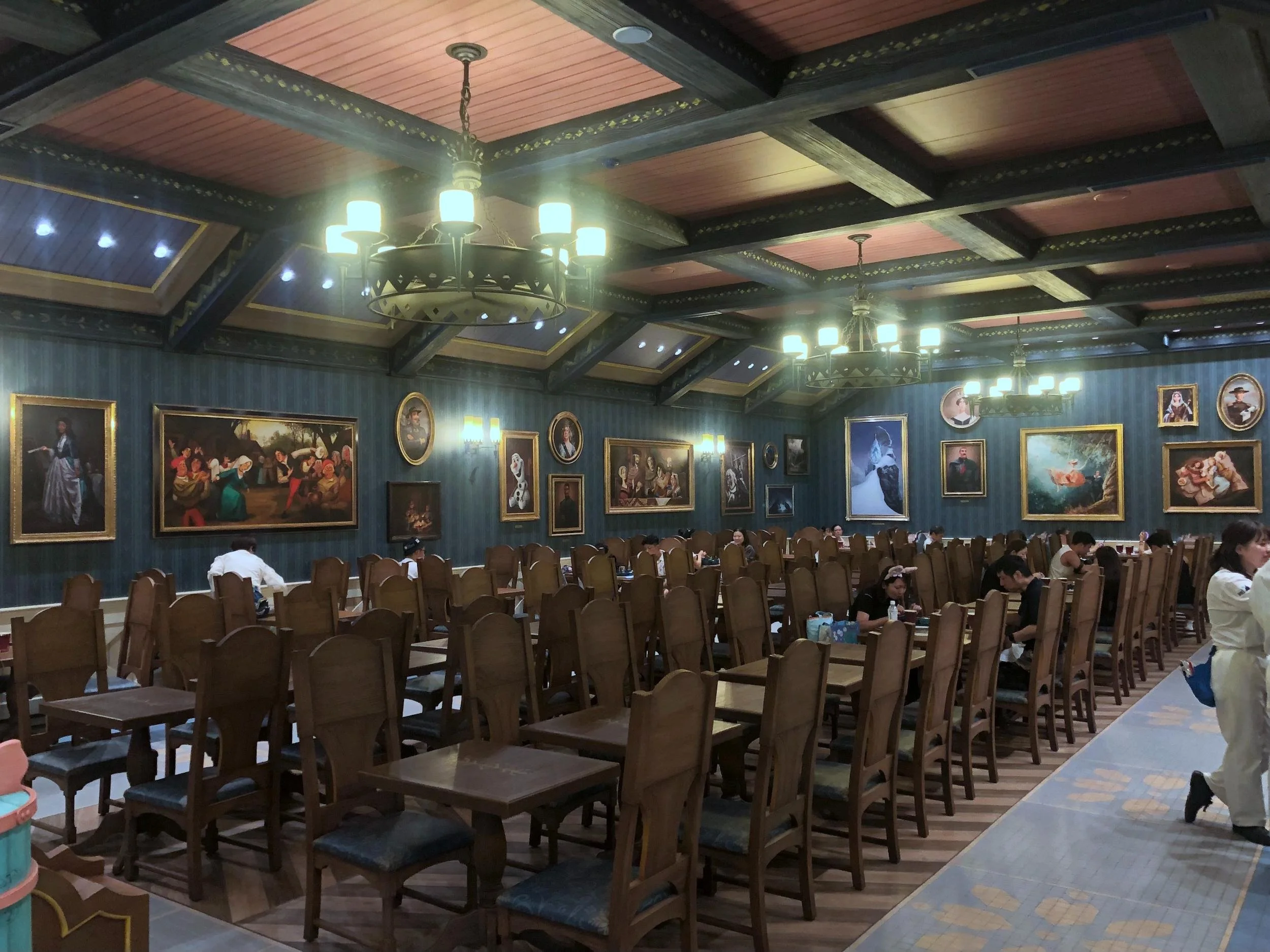 Fantasy-Springs-057-Royal-Banquet-of-Arendelle.jpg