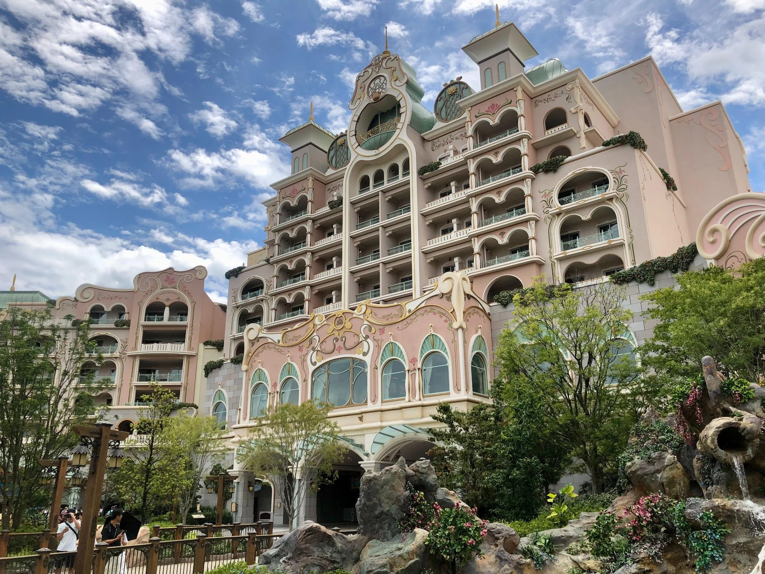 Fantasy-Springs-060-Hotel.jpg