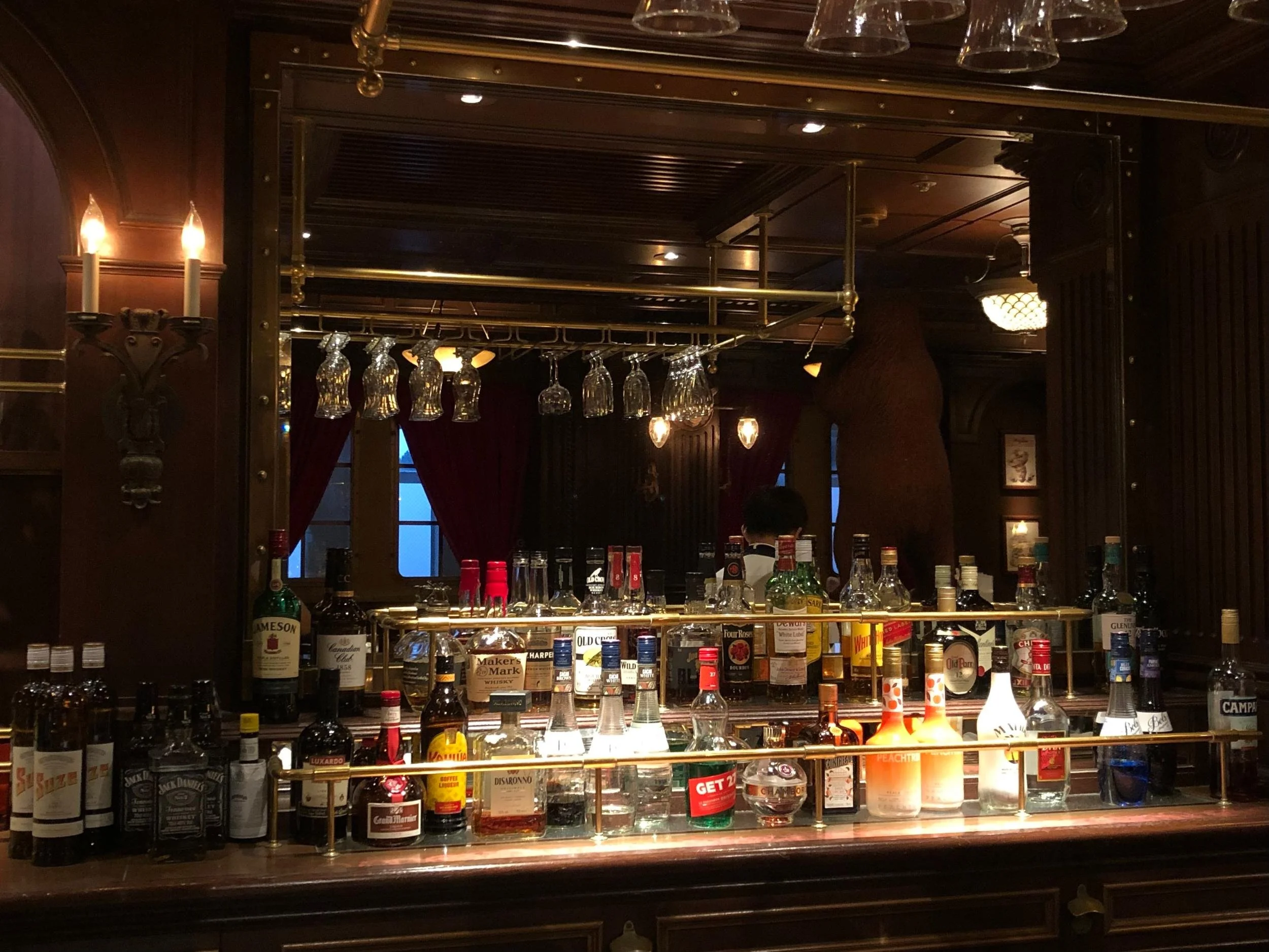 Fantasy-Springs-119-The-Teddy-Roosevelt-Lounge.jpg