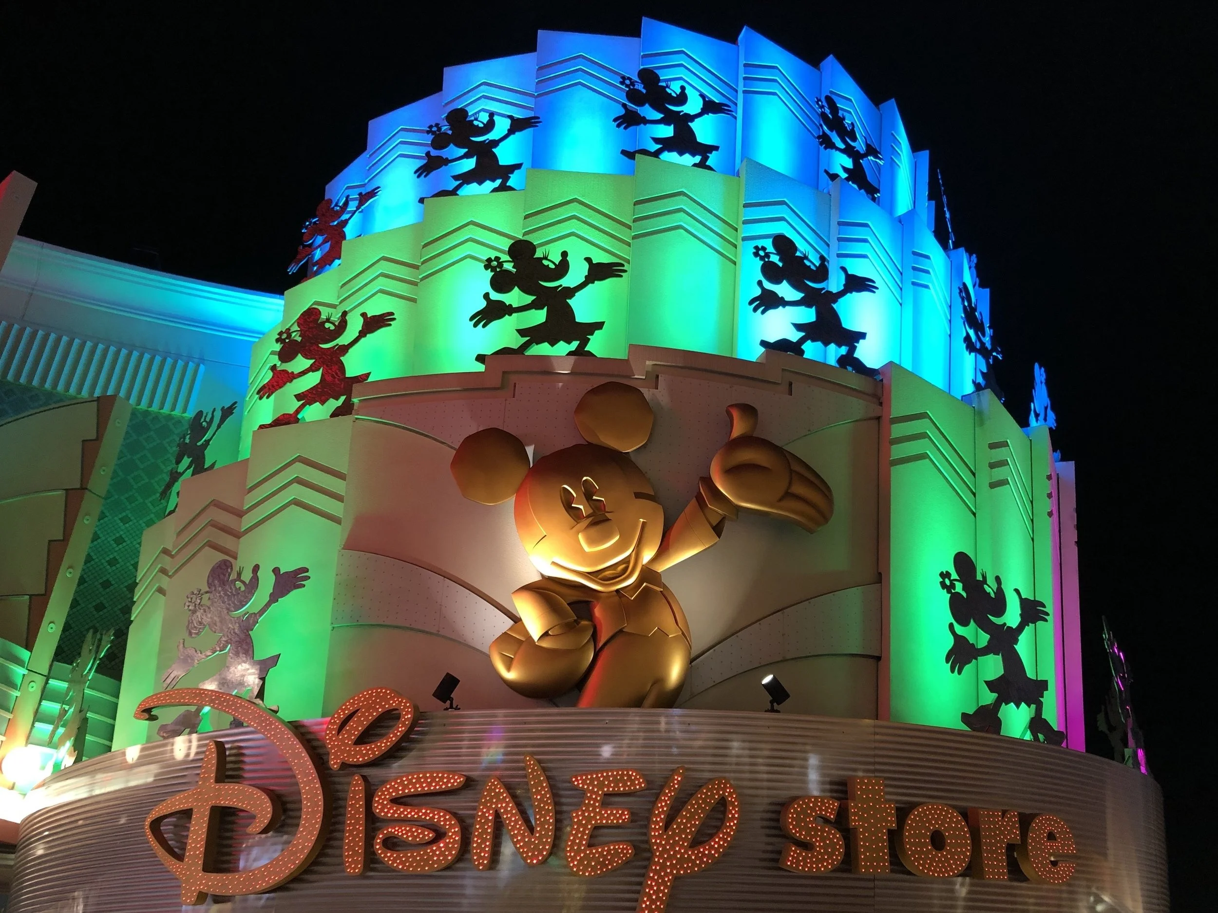 Ikspiari-09-Disney-Store.jpeg