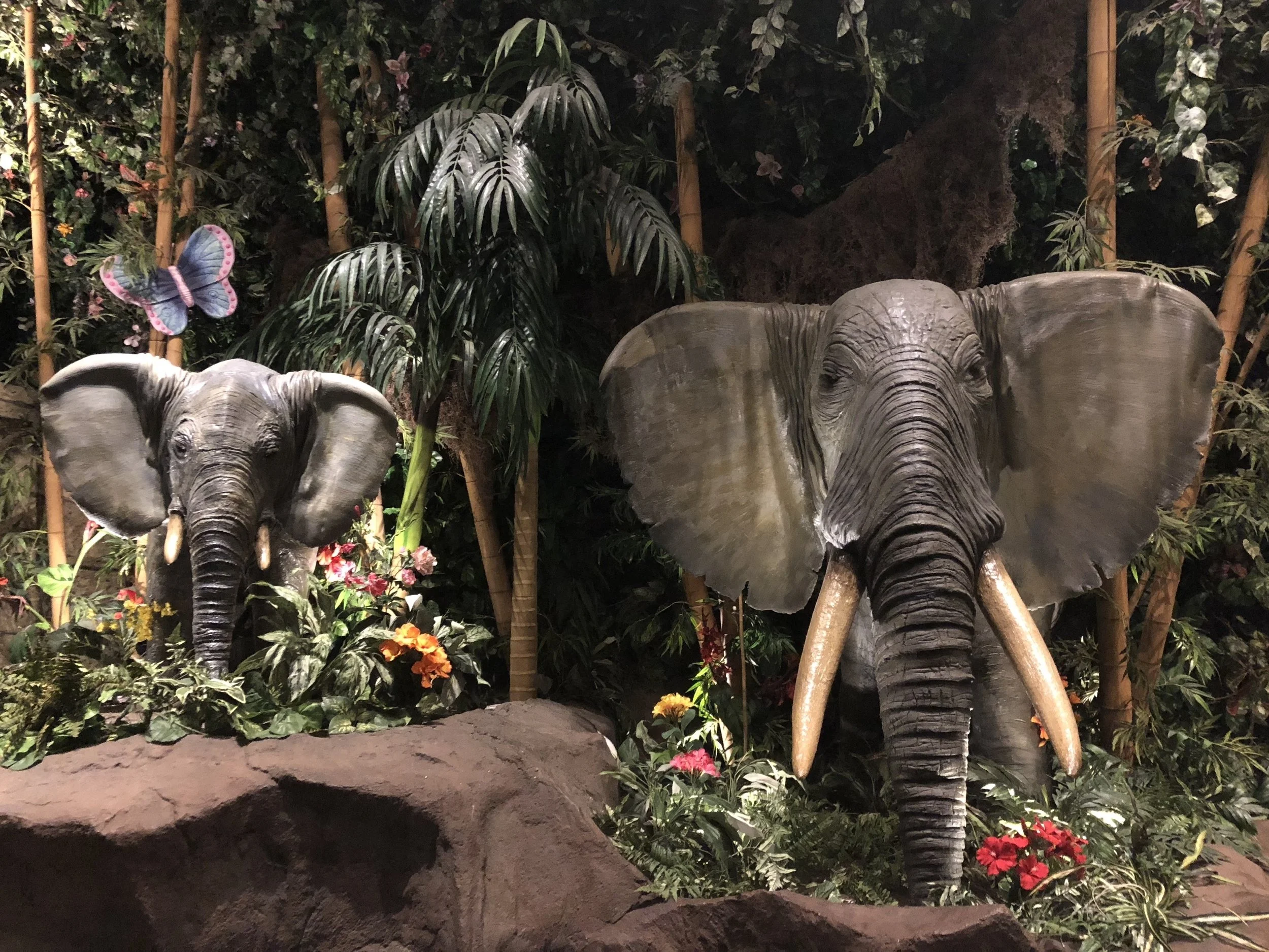 Ikspiari-27-Rainforest-Cafe.jpg