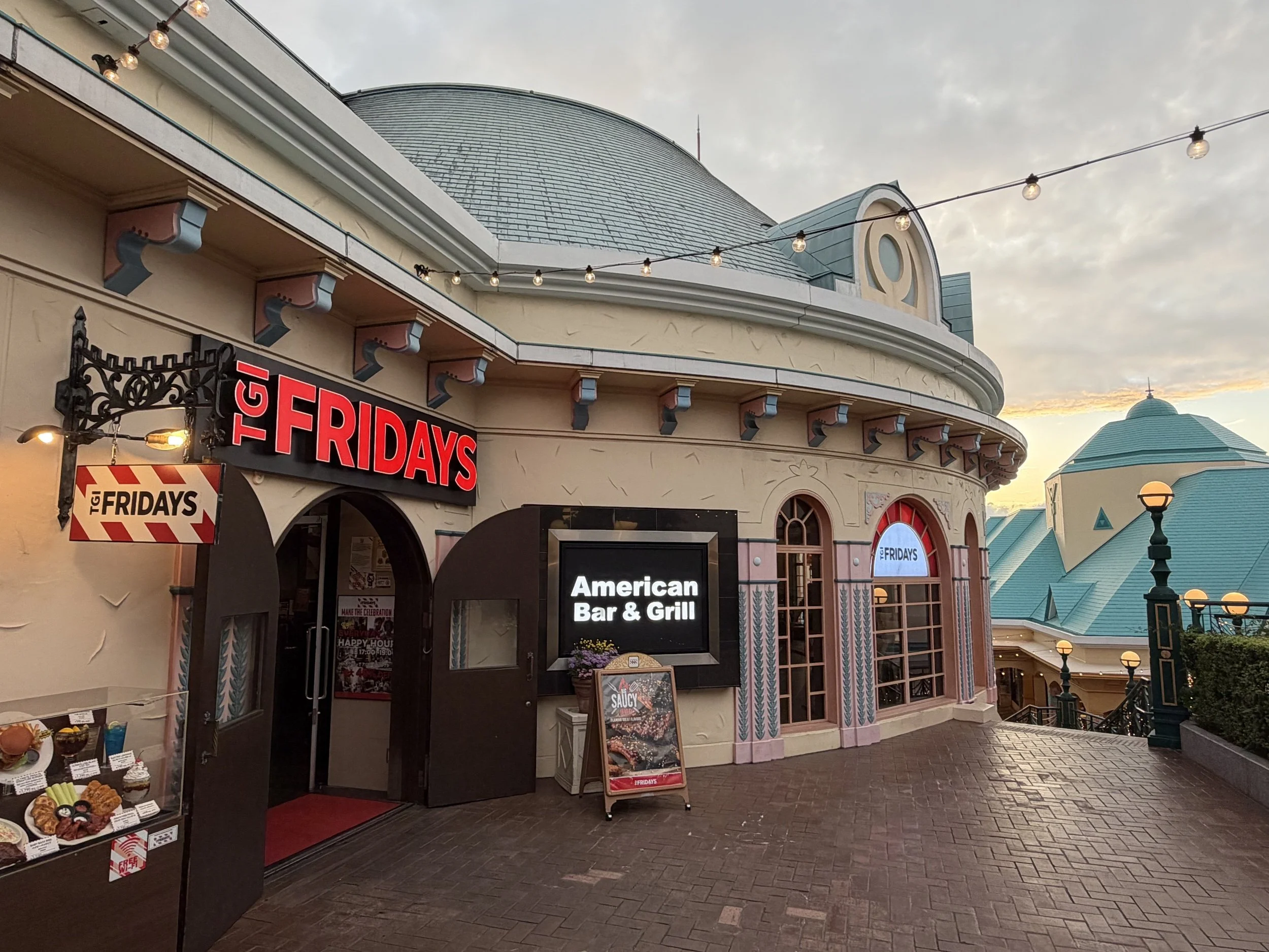 Ikspiari-34-TGI-Friday's.jpeg