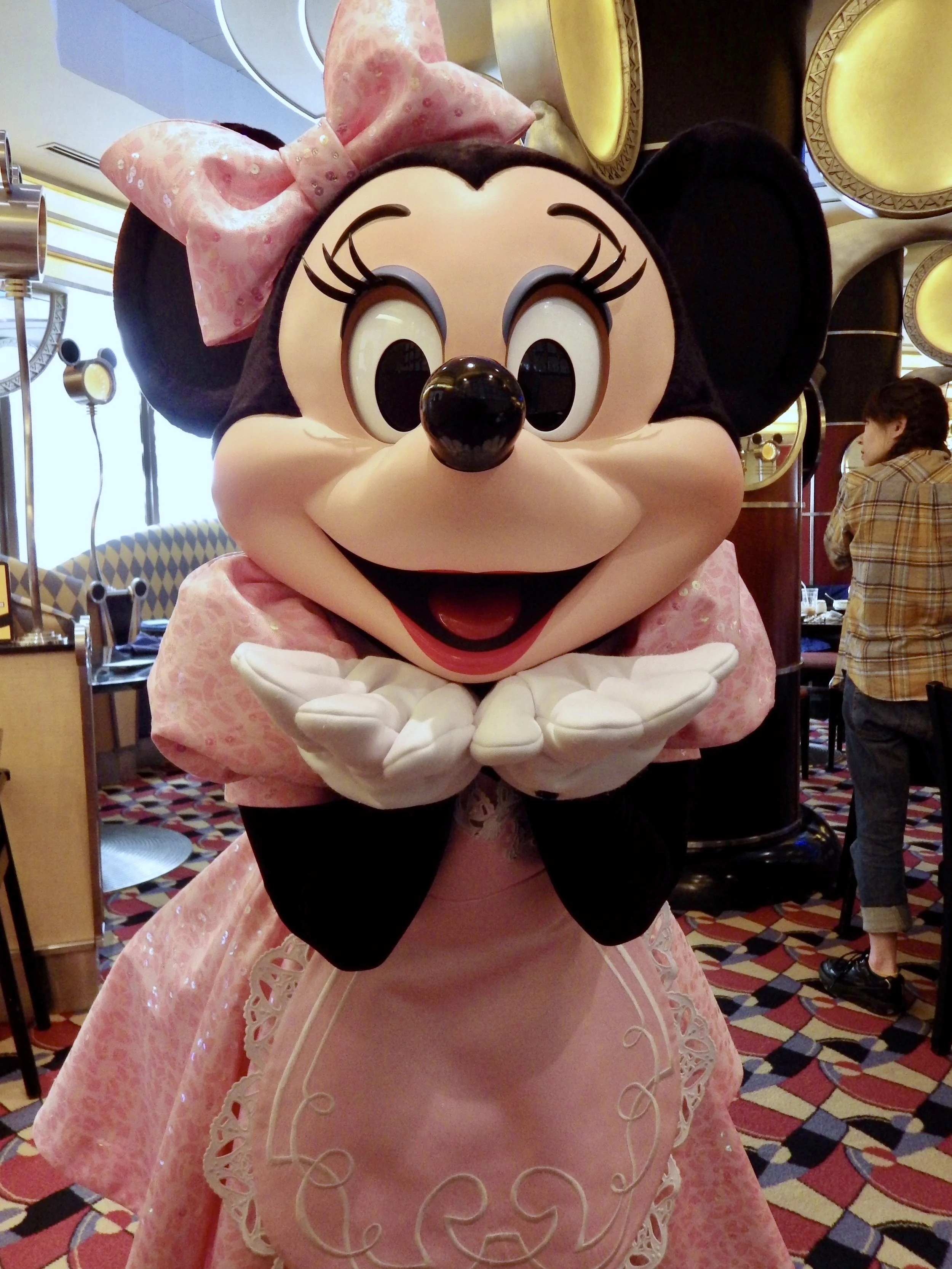 Ambassador-Hotel-15-Chef-Mickey.jpg