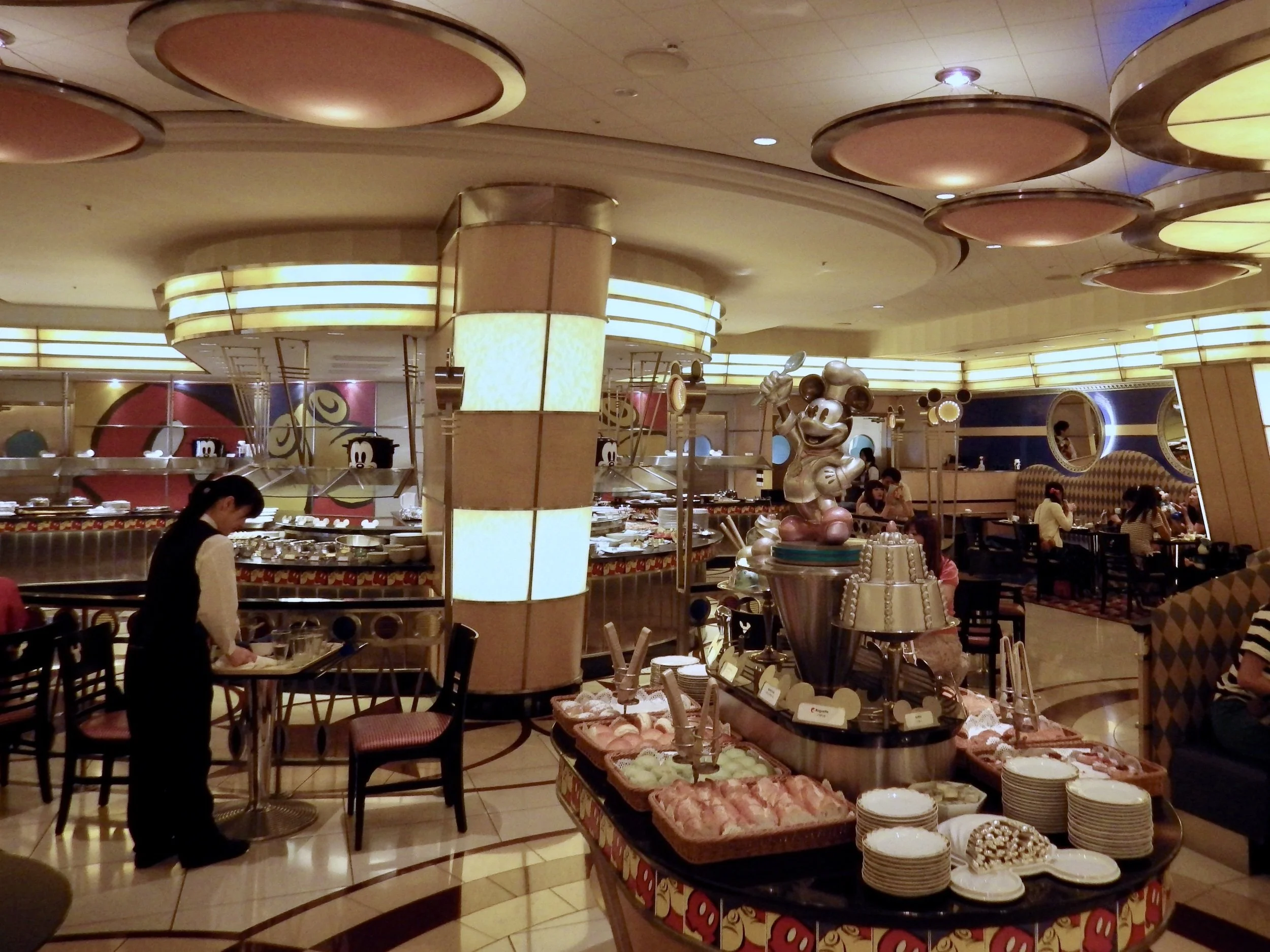 Ambassador-Hotel-20-Chef-Mickey.jpg