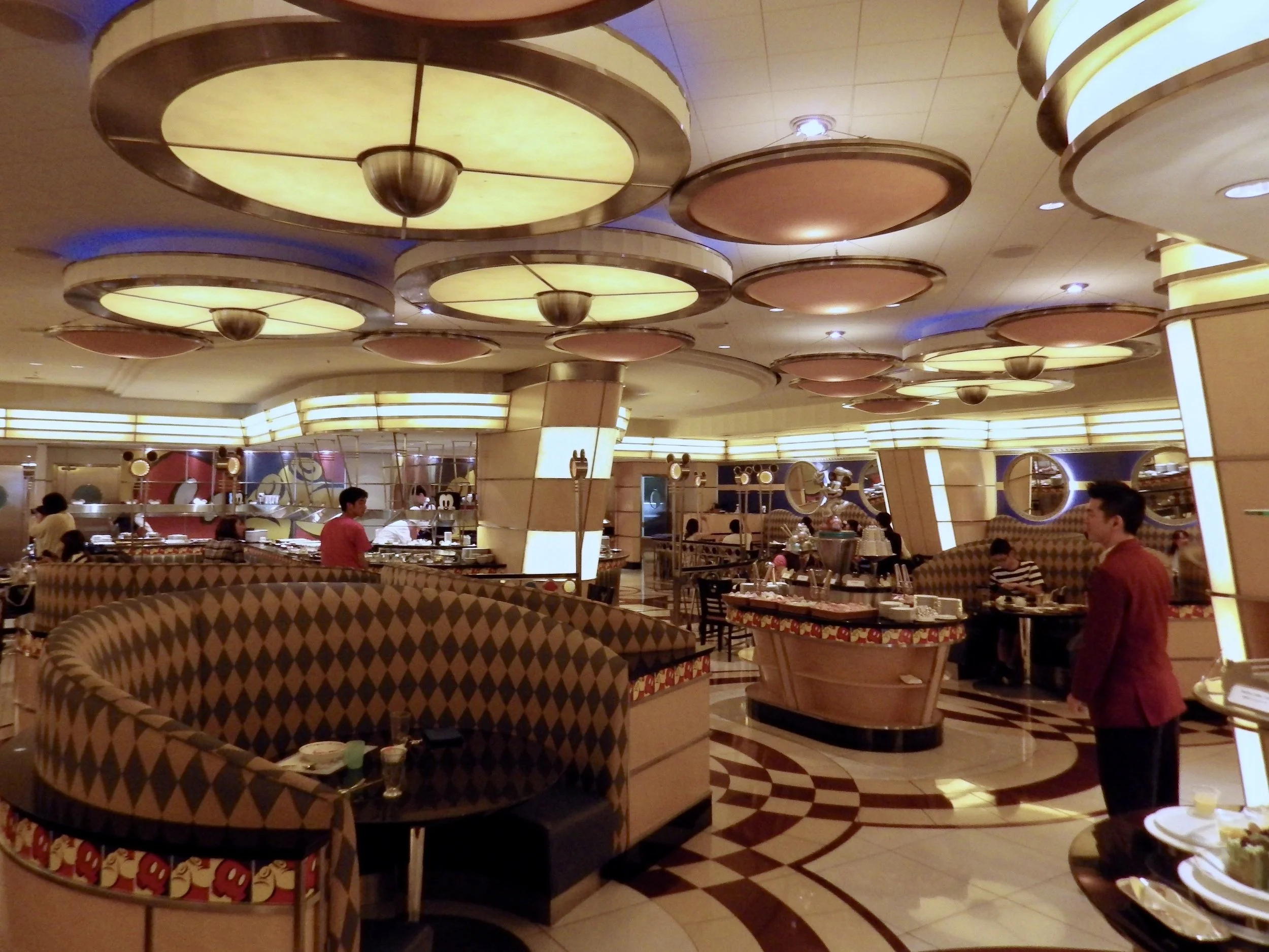 Ambassador-Hotel-21-Chef-Mickey.jpg