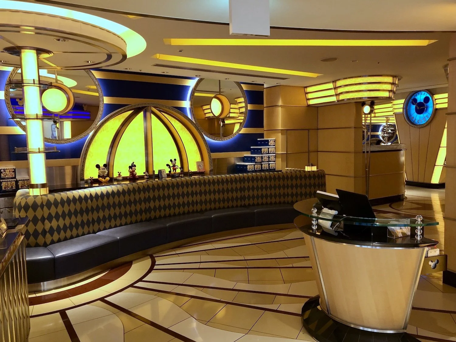 chef mickey art deco disney ambassador hotel tokyo