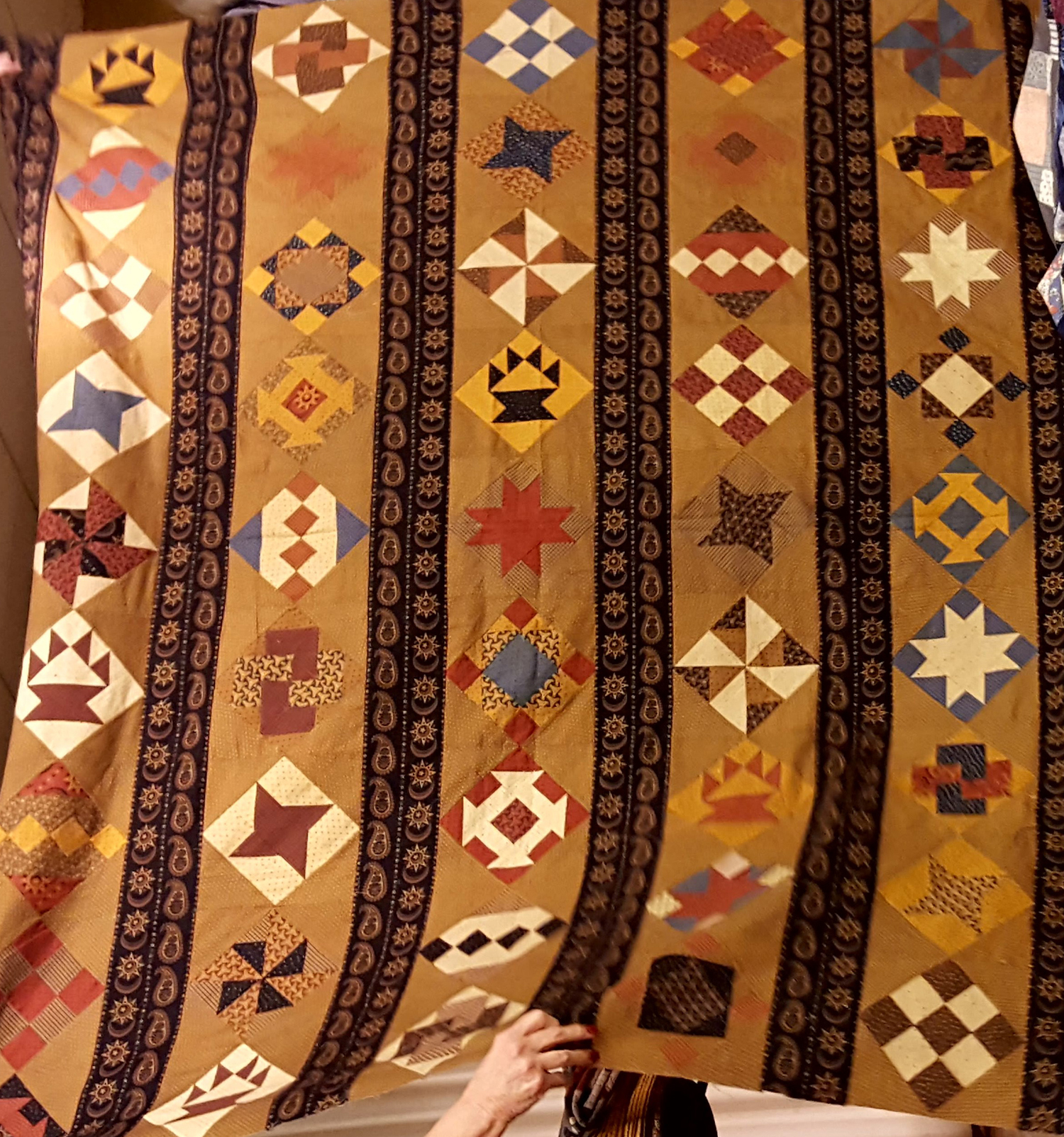 vertical strip quilt jo morton fabrics.jpg