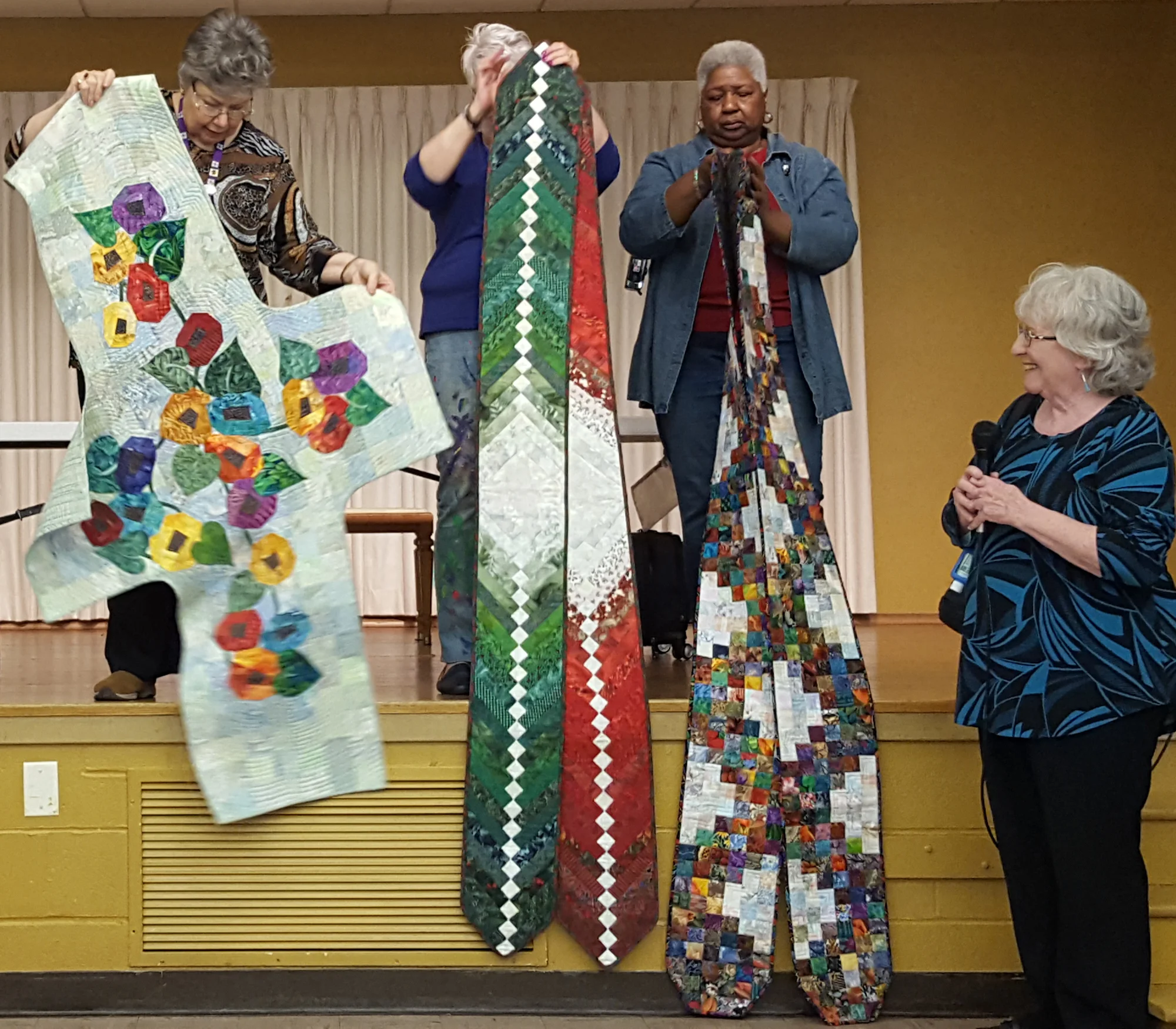 skinny table runners and runer placemats.jpg