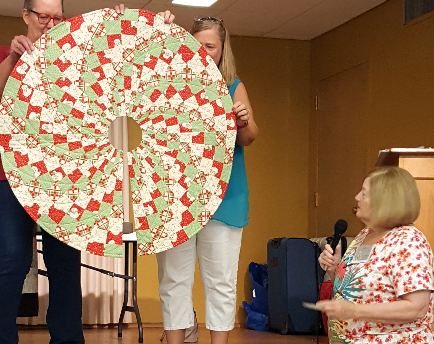 Linda Christmas tree skirt.jpg