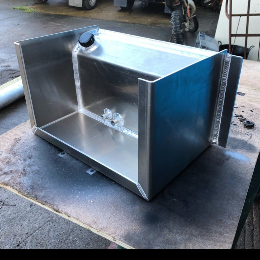 Aluminium hydraulic oil tank for an Iveco with a hiab!  #hiab #hydraulicoiltank
