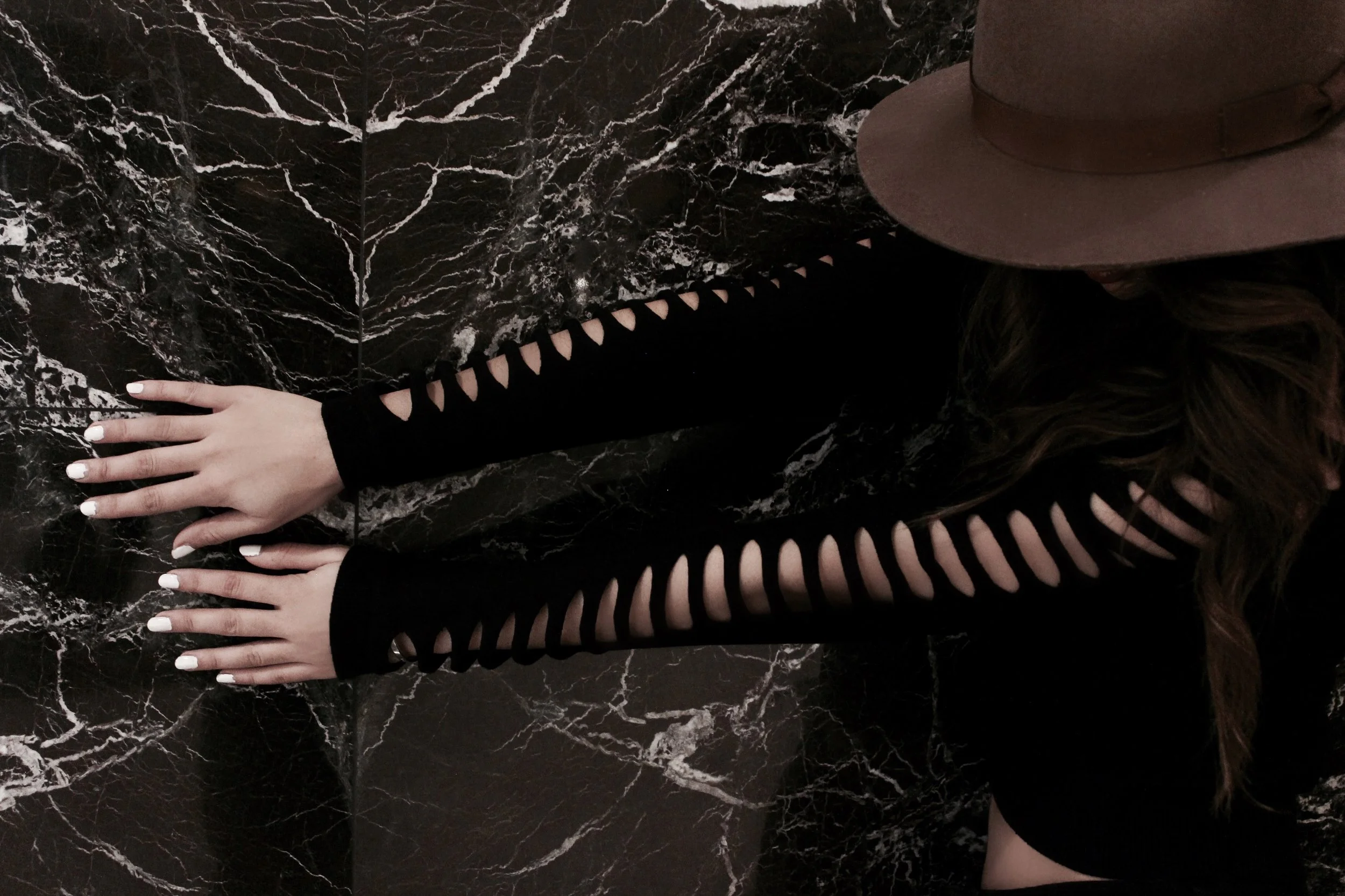 BLACK CUTS &amp; MARBLE