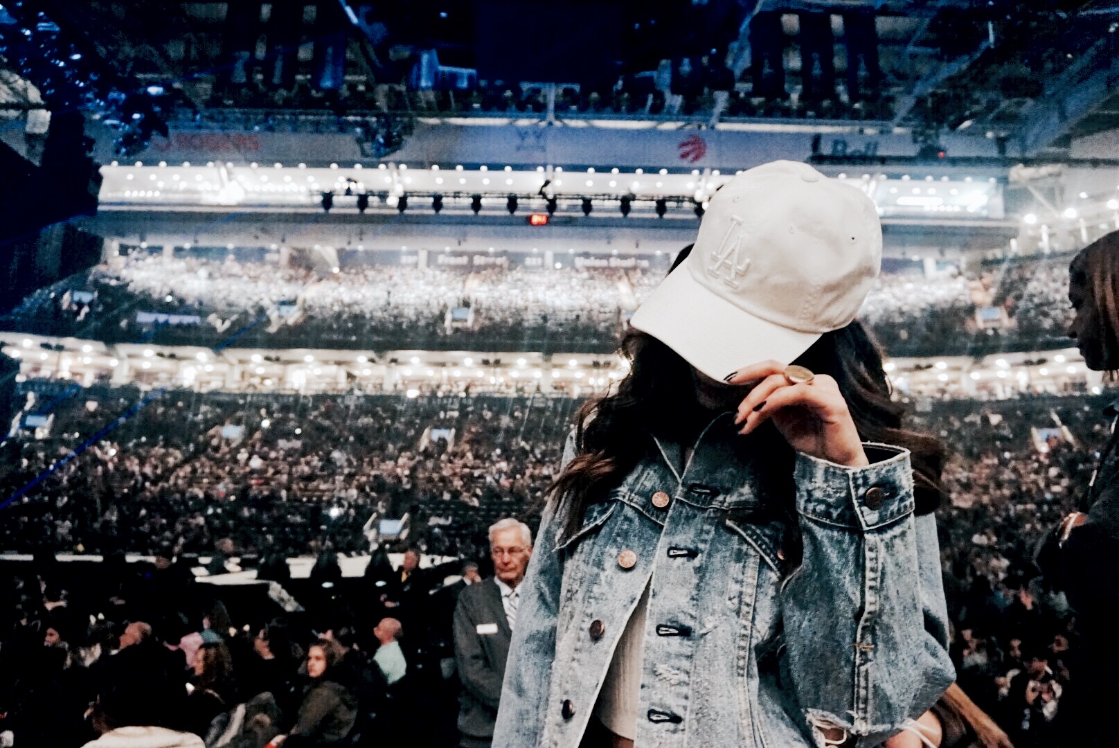 ARIANA GRANDE - DANGEROUS WOMEN TOUR VLOG