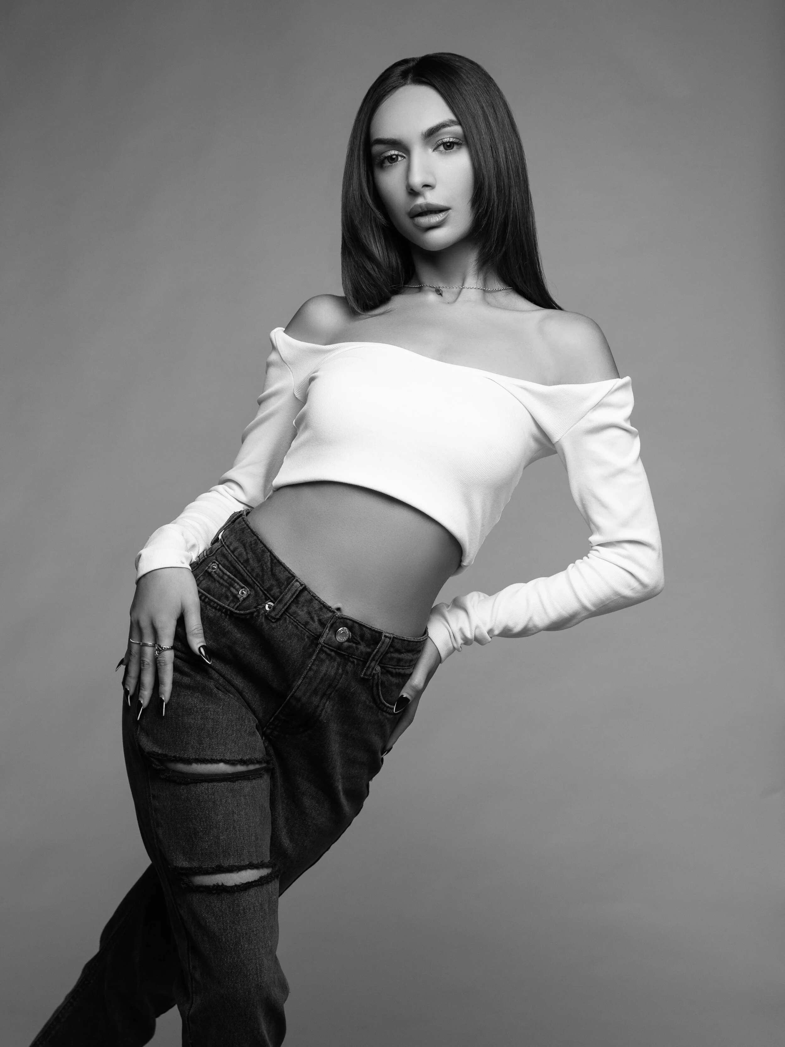 PORTRAITS WITH WORLD MANAGEMENT