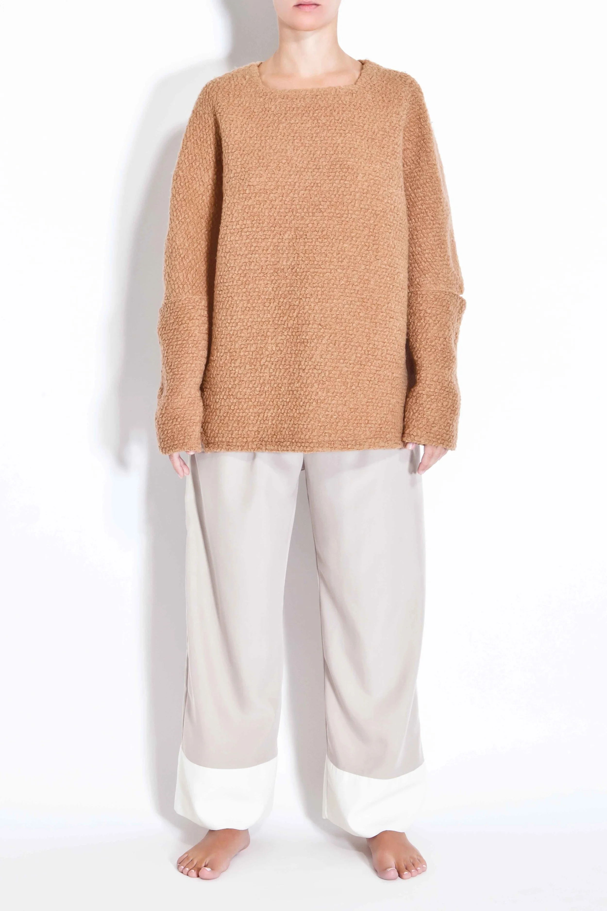 Woolen sweater with cut out elbows - Camel
