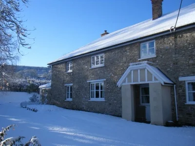 House snow.jpg