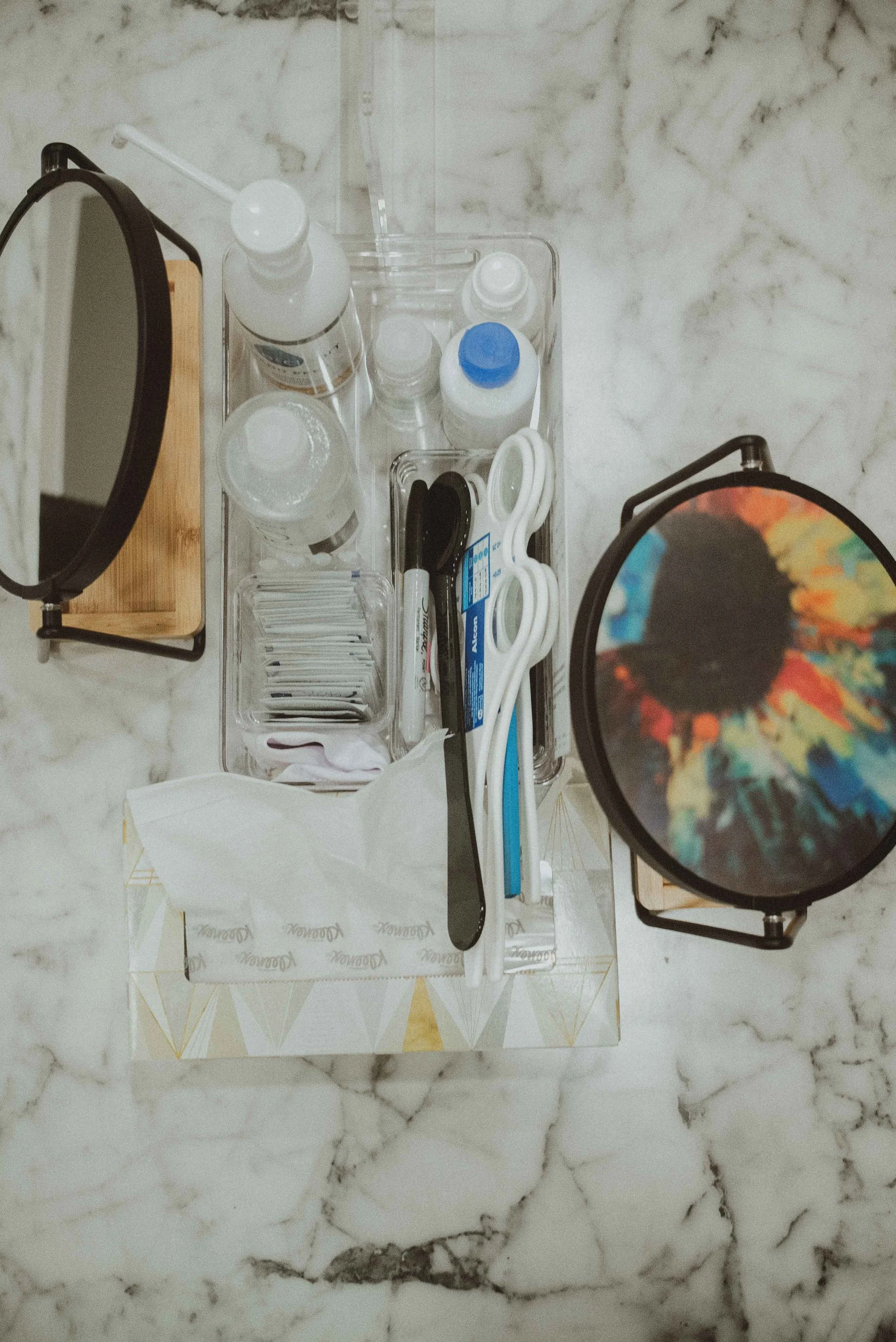 How to Put In and Take Out Contact Lenses (Without Freaking Out)