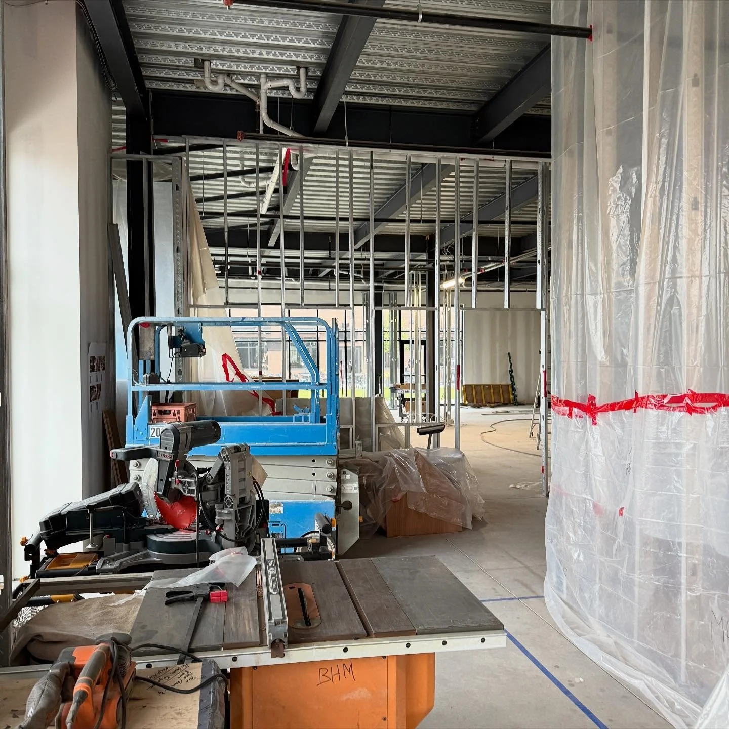 #uppinsmoke with &ldquo;The Cigar Room,&rdquo; project in #blainemn 

They will have a retail shop with a humidor that&rsquo;s more than 1,000 square feet for browsing and a connected 1,500 square foot sampling area to relax in after your selection. 