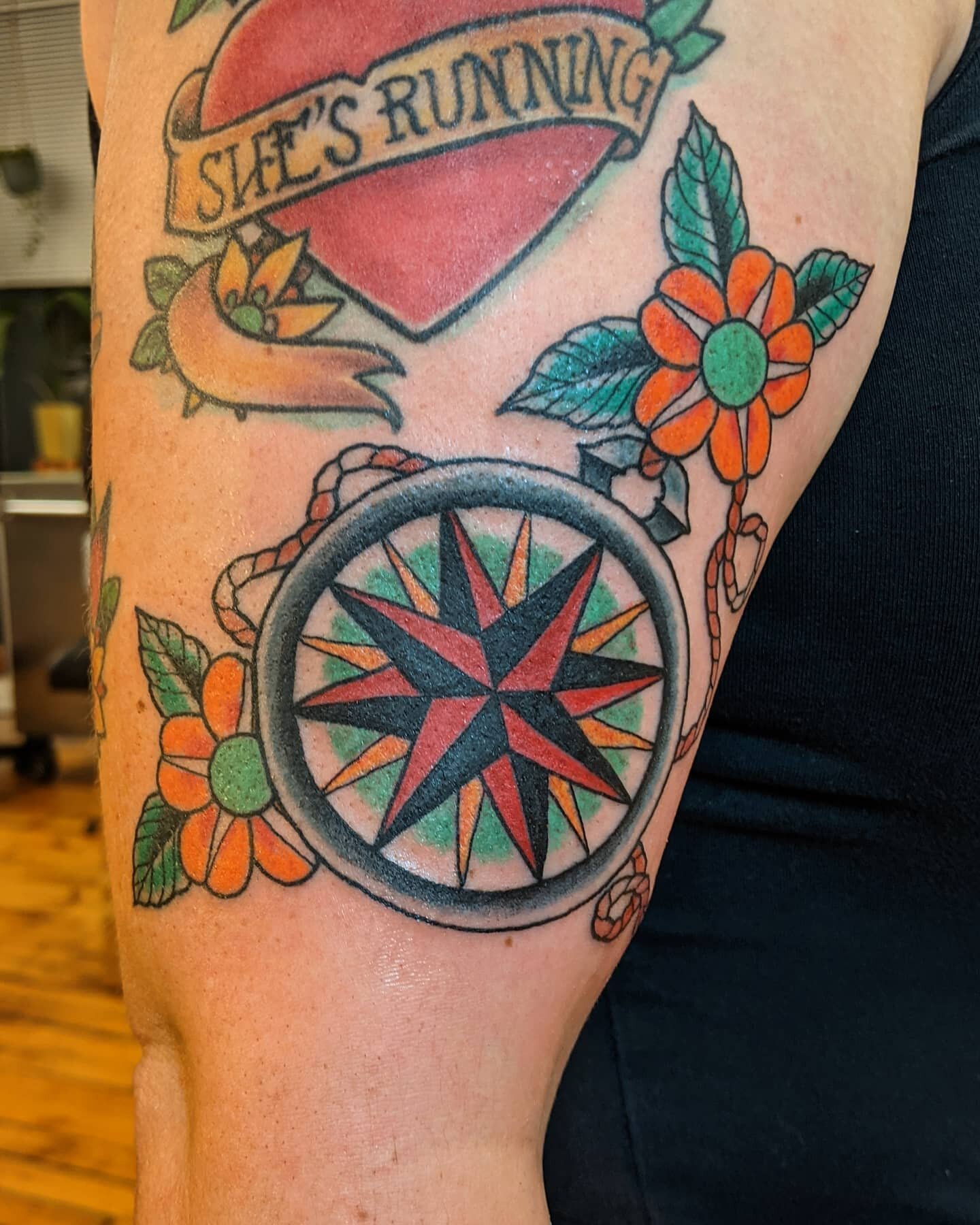 Thanks for letting me add to your collection, Julia!

#threeriverstattoo #traditionaltattoo #chromatattooink #compasstattoo #goodmorningjulia #brightandbold