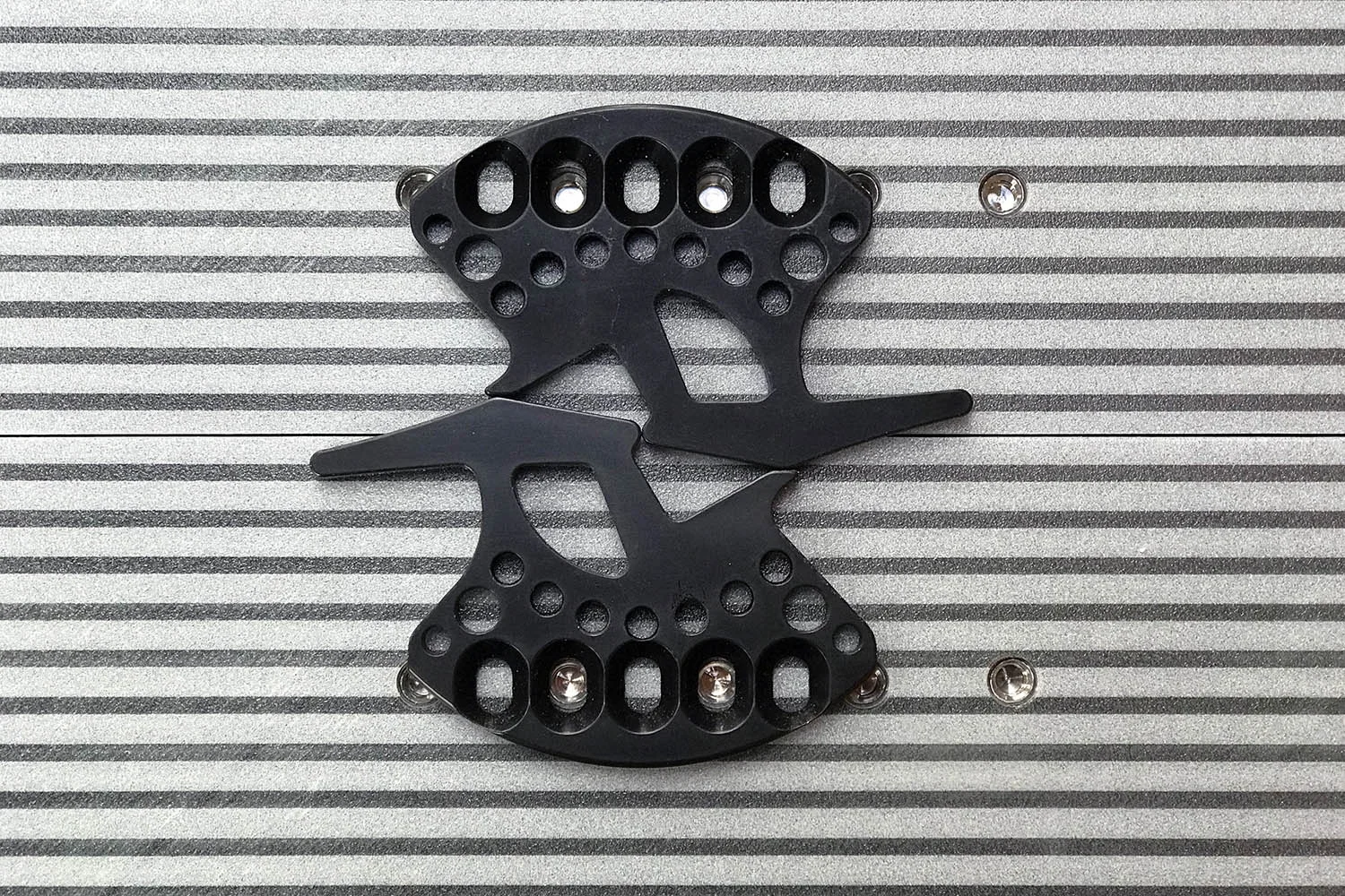 FIGURE 9. Properly nested cleat plates.